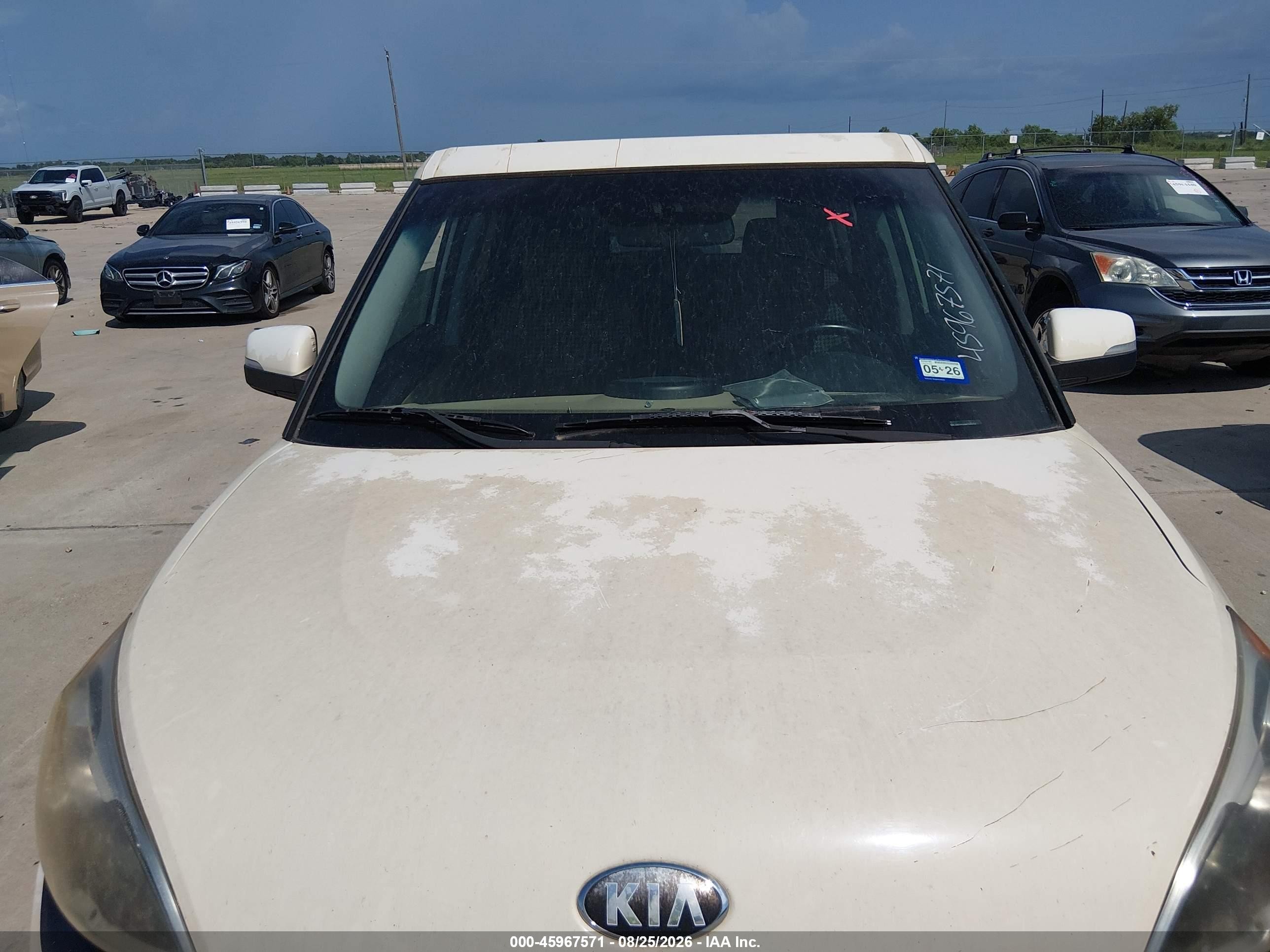 2013 Kia Soul ! White vin: KNDJT2A68D7555379
