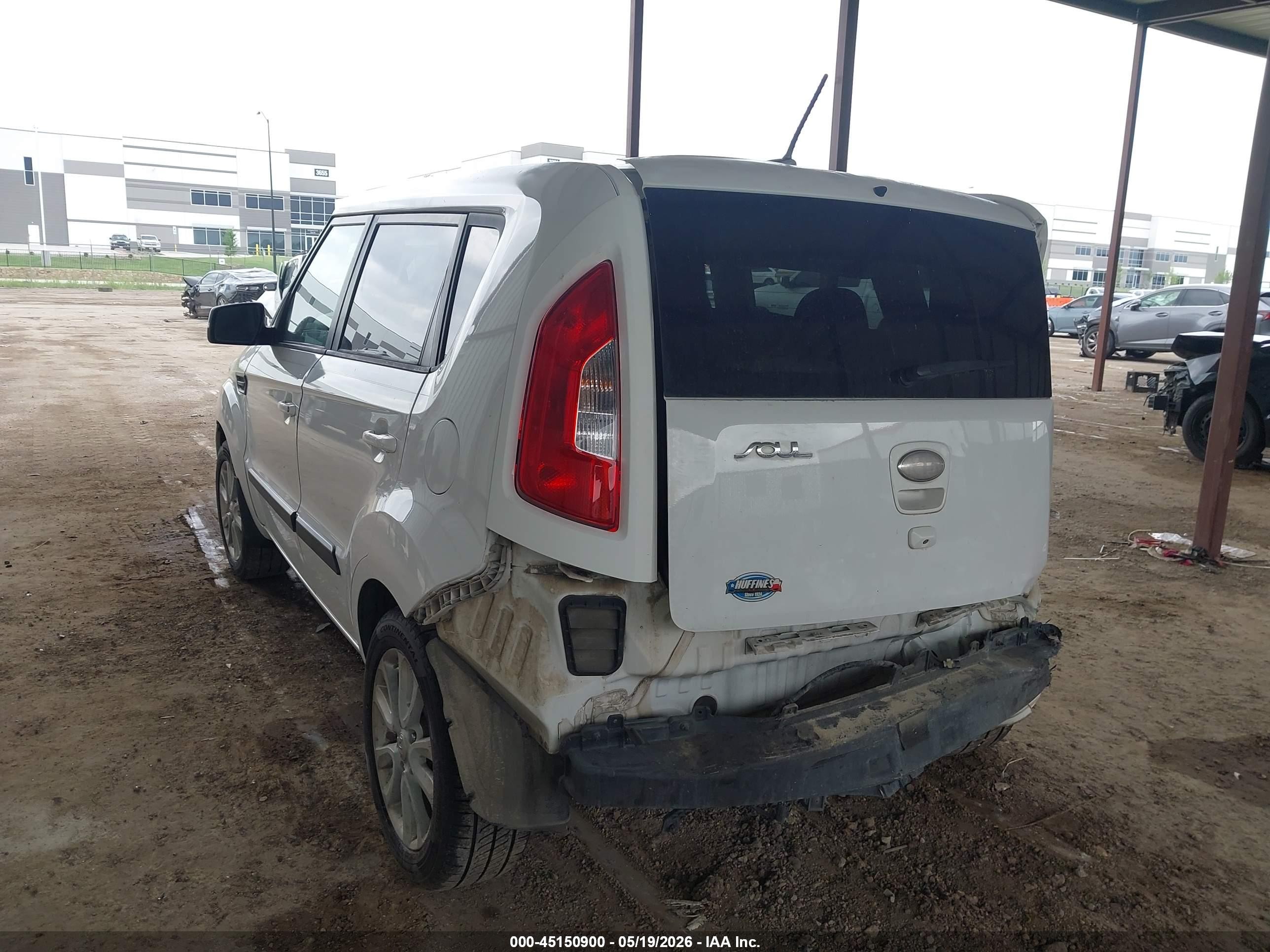2013 Kia Soul + White vin: KNDJT2A68D7567970