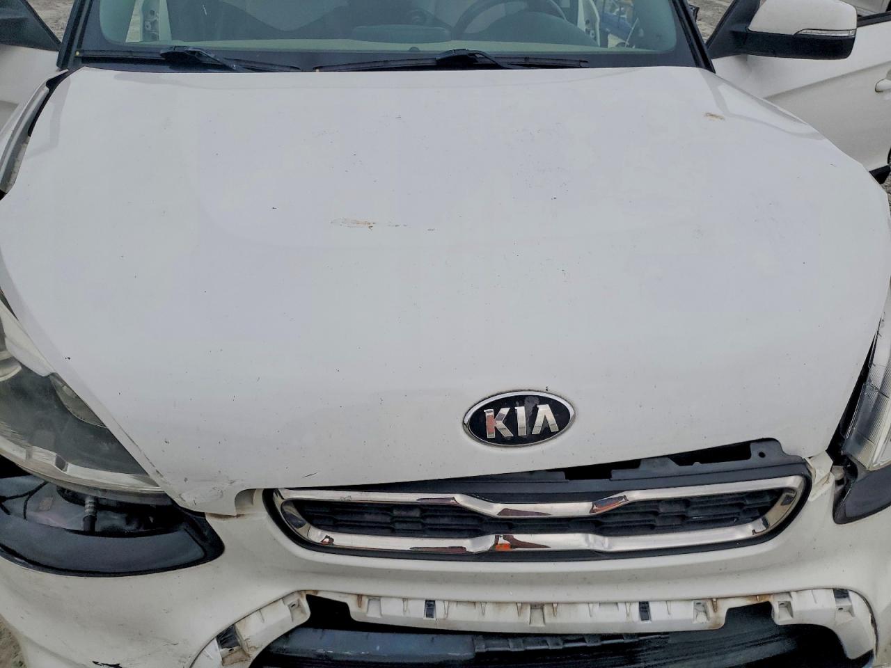 2013 Kia Soul ! White vin: KNDJT2A68D7582923