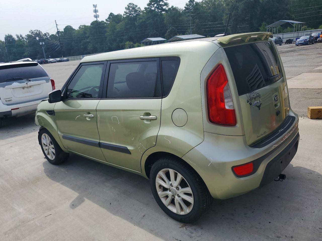 2013 Kia Soul + Green vin: KNDJT2A68D7602183