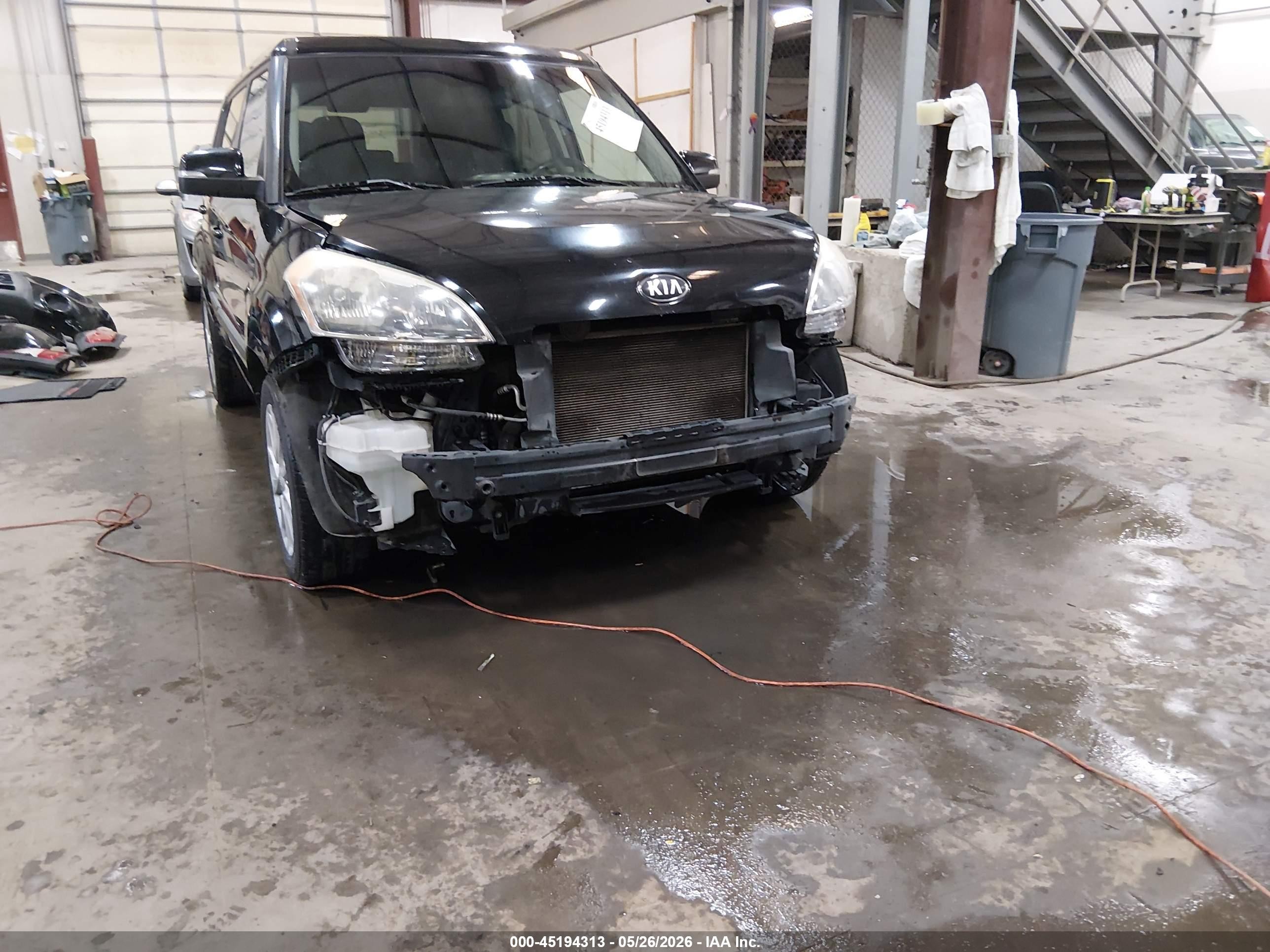 2013 Kia Soul + Black vin: KNDJT2A68D7632977