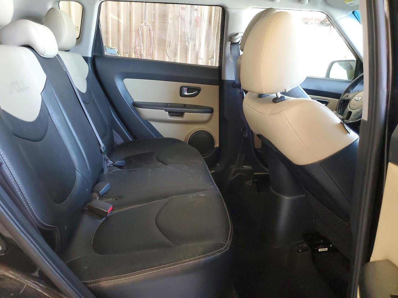 2013 Kia Soul ! Black vin: KNDJT2A68D7751502