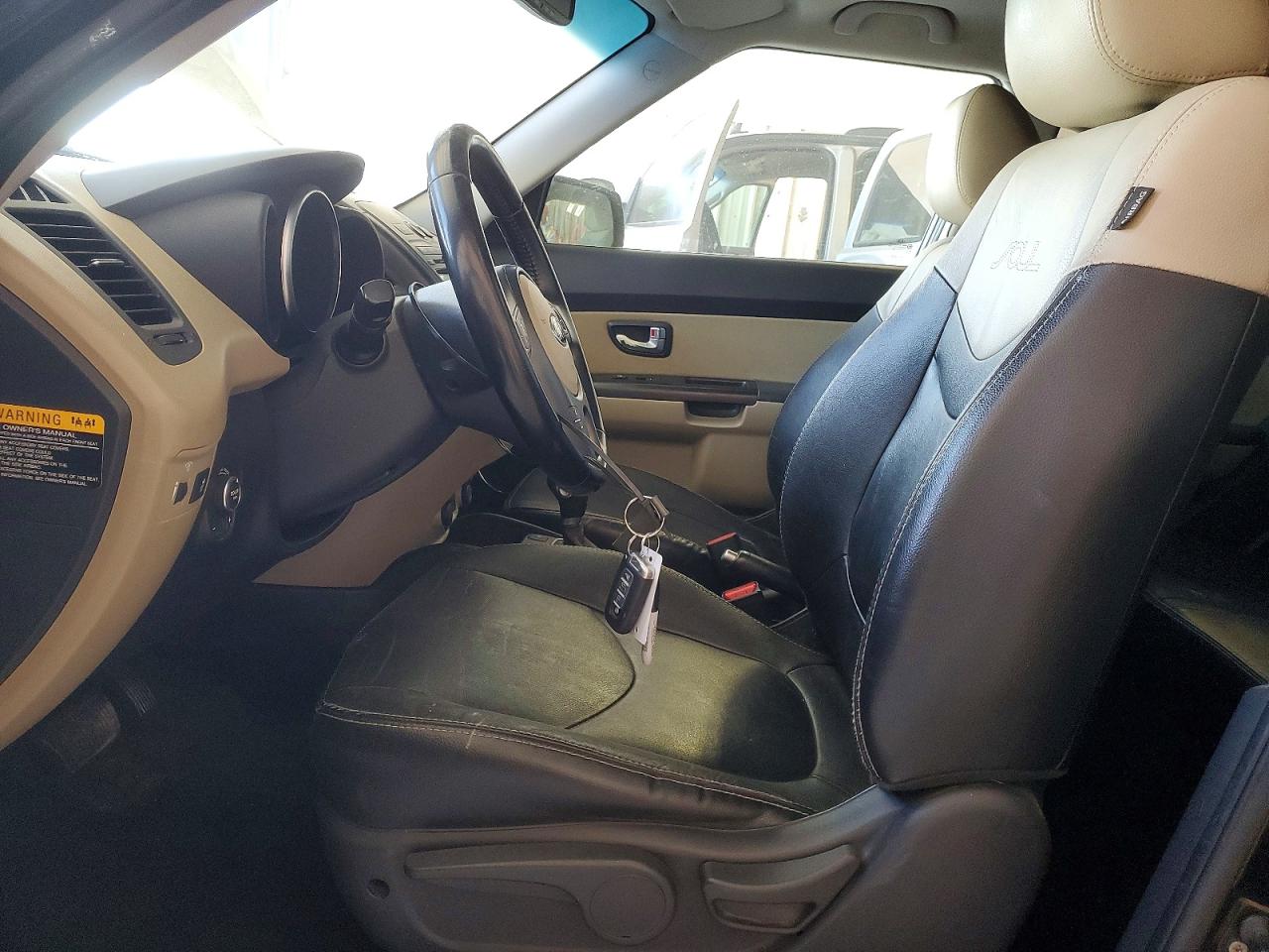 2013 Kia Soul ! Black vin: KNDJT2A68D7751502