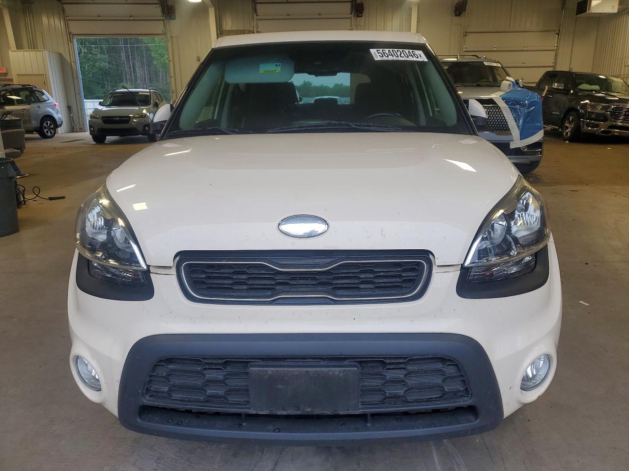 2013 Kia Soul + White vin: KNDJT2A68D7757770