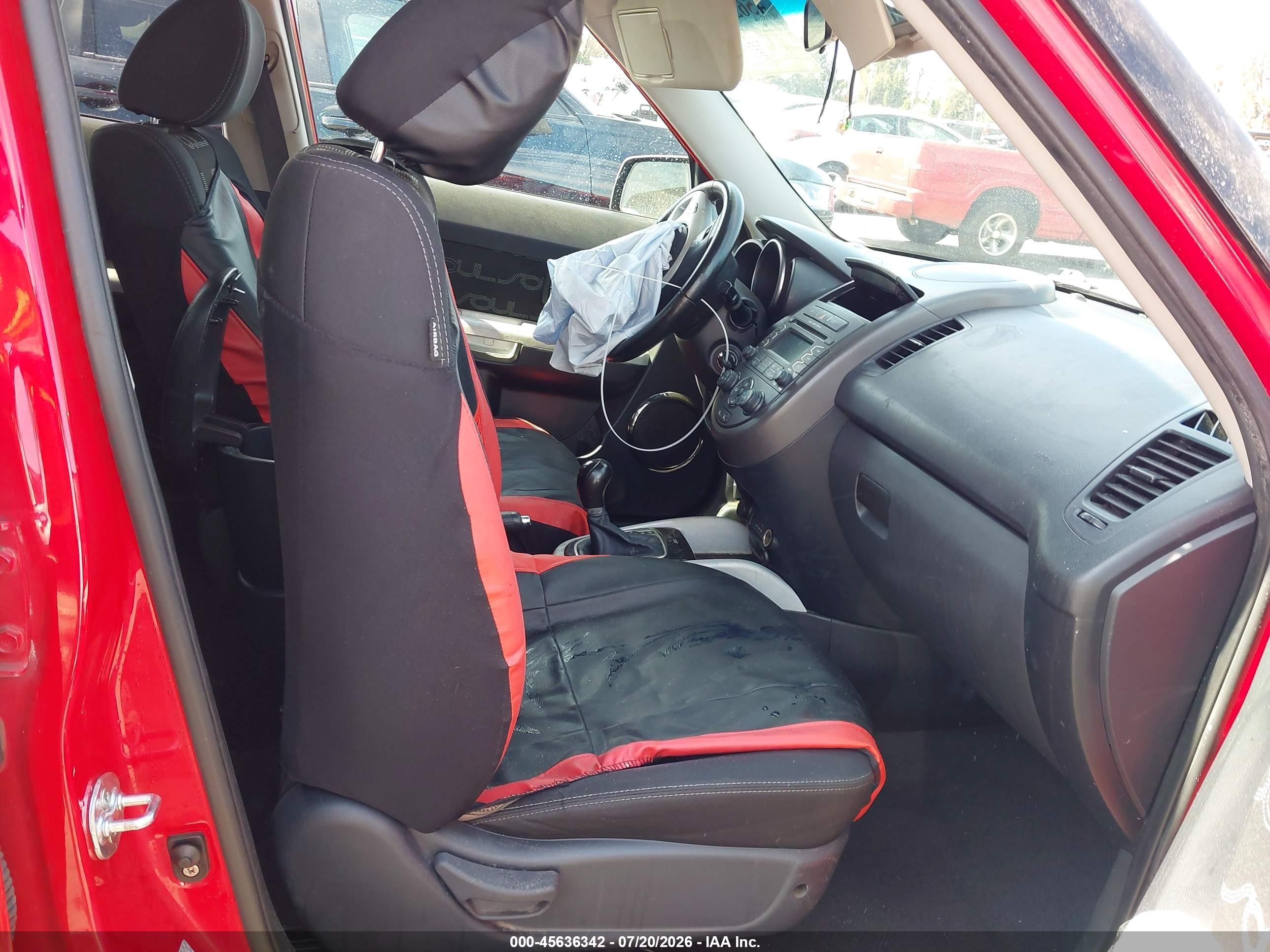 2012 Kia Soul + Red vin: KNDJT2A69C7358591