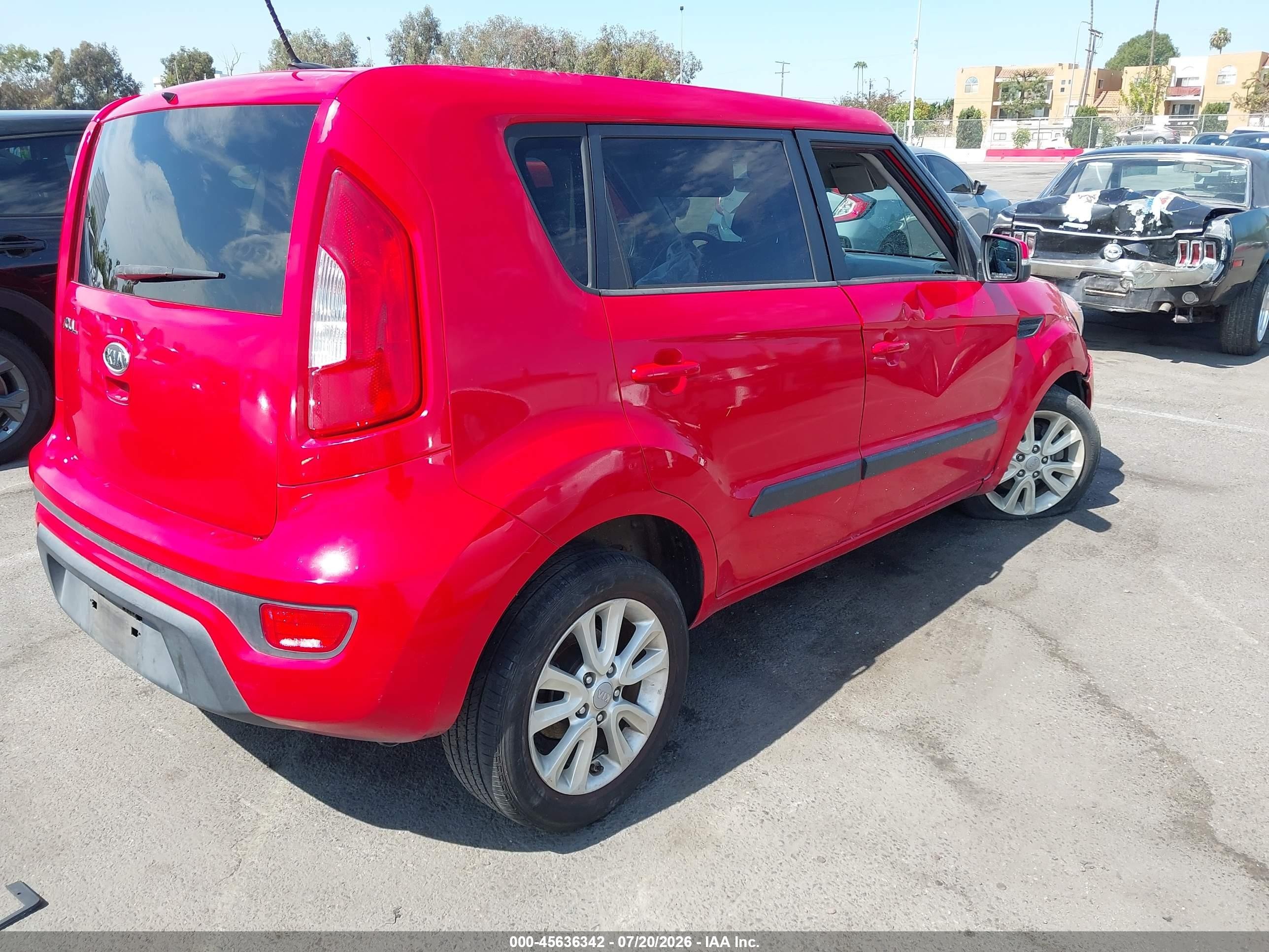 2012 Kia Soul + Red vin: KNDJT2A69C7358591