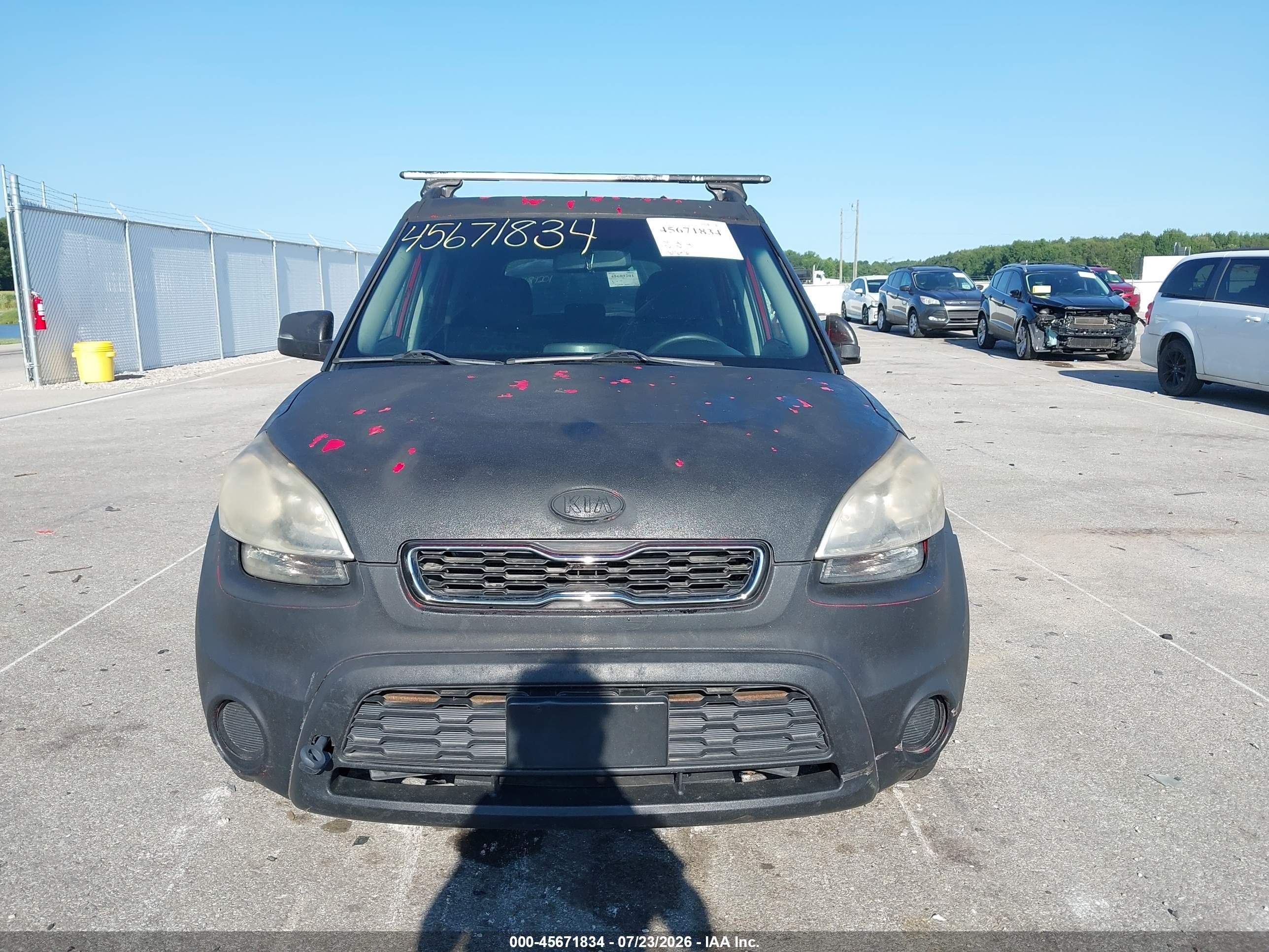 2012 Kia Soul + Black vin: KNDJT2A69C7371678