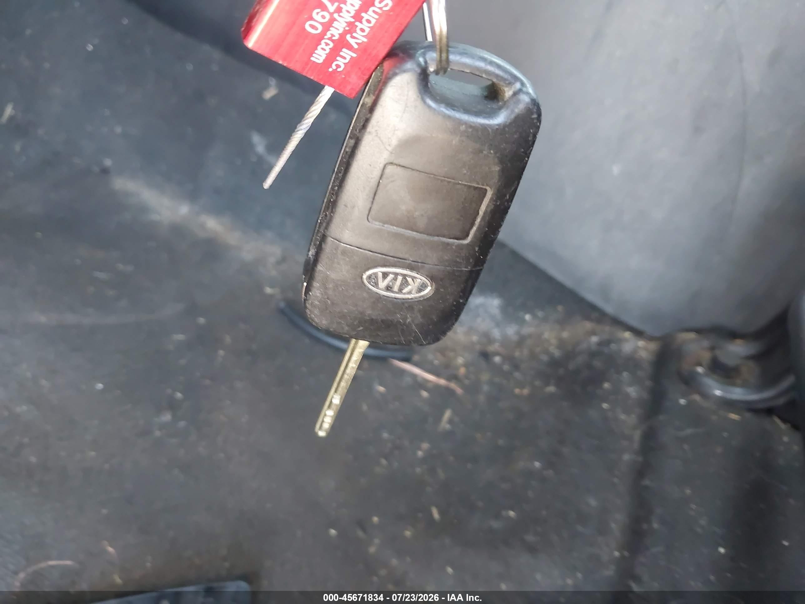 2012 Kia Soul + Black vin: KNDJT2A69C7371678