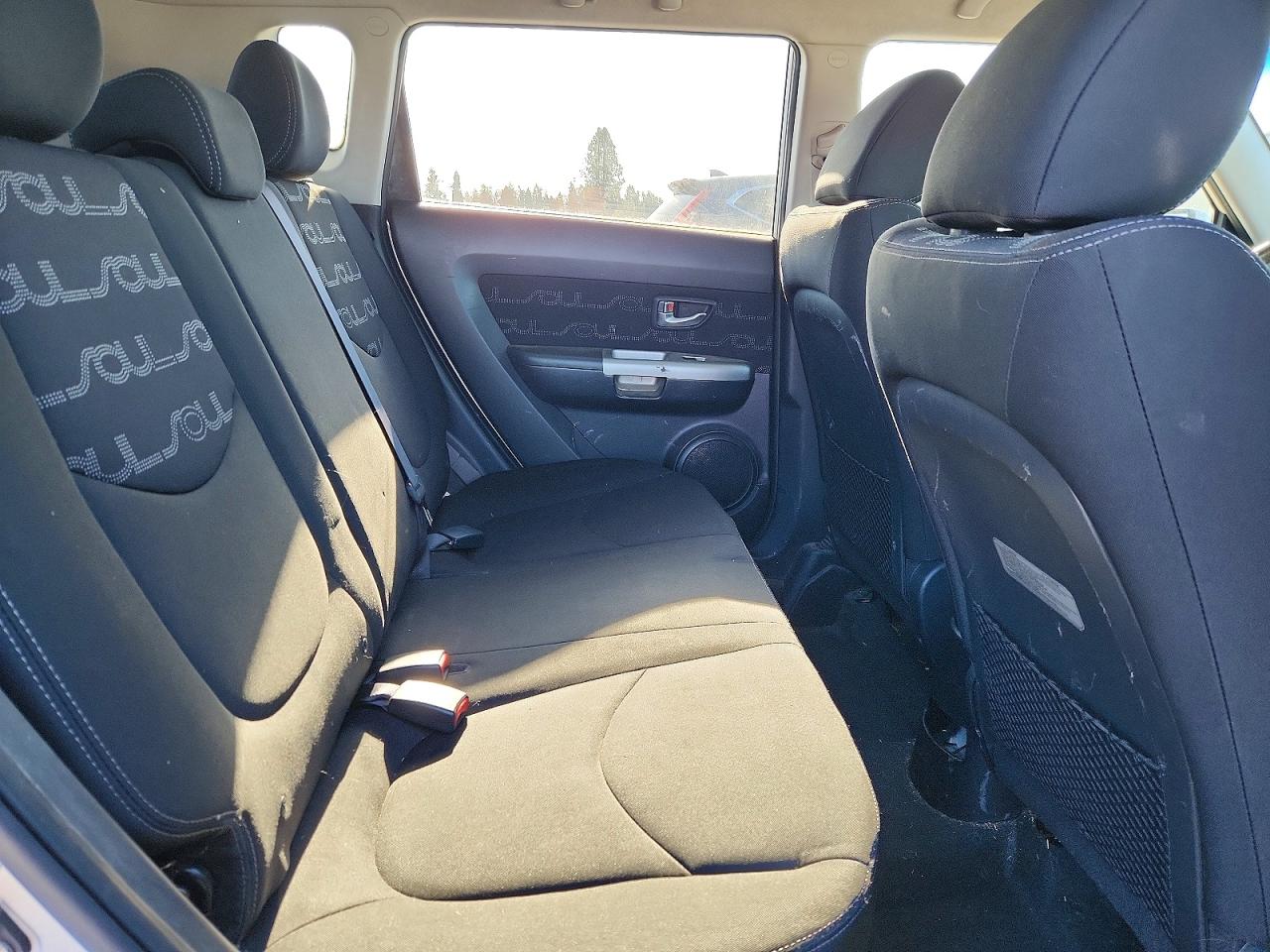 2012 Kia Soul + Silver vin: KNDJT2A69C7384589