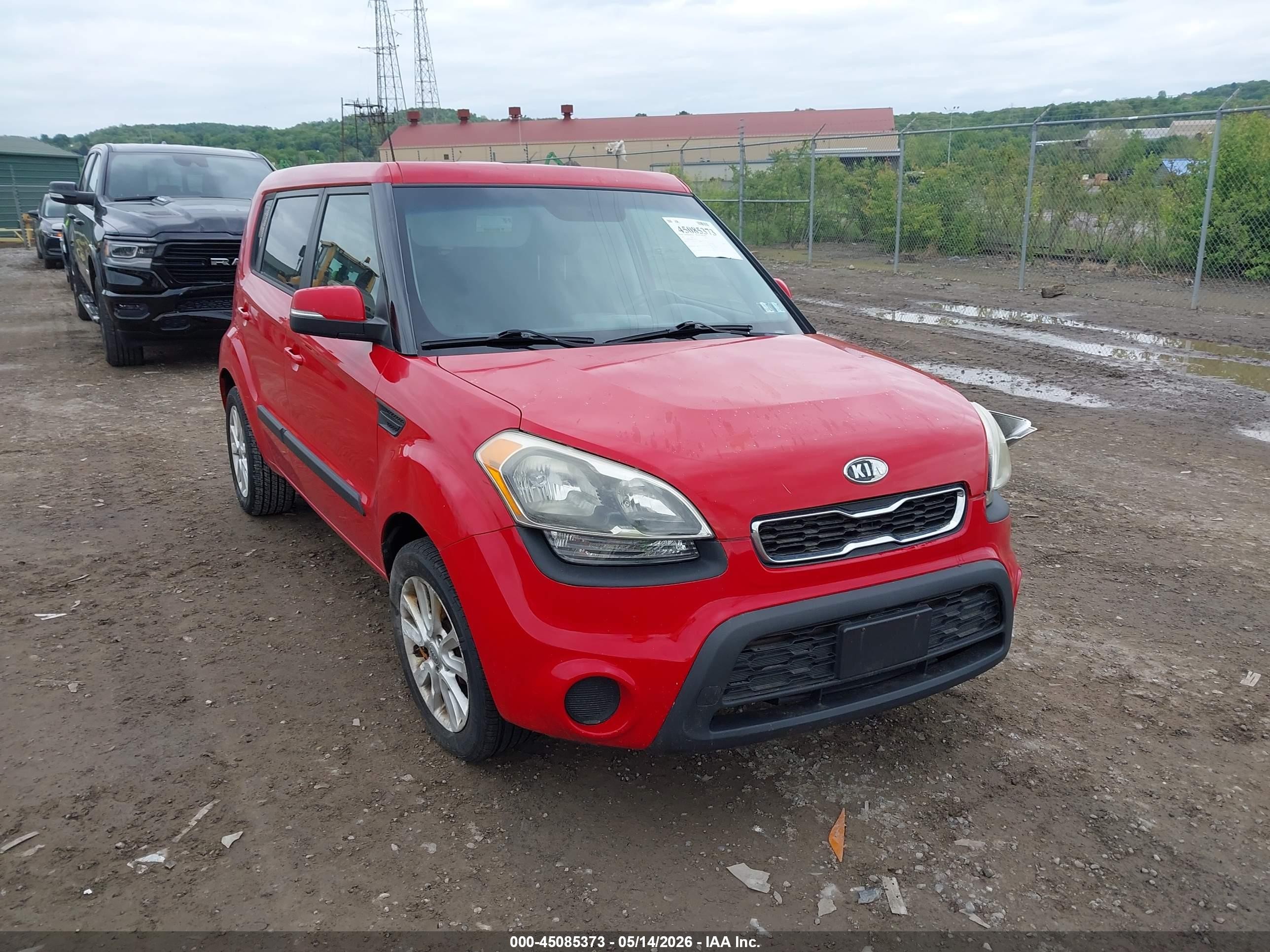 2012 Kia Soul + Red vin: KNDJT2A69C7394703