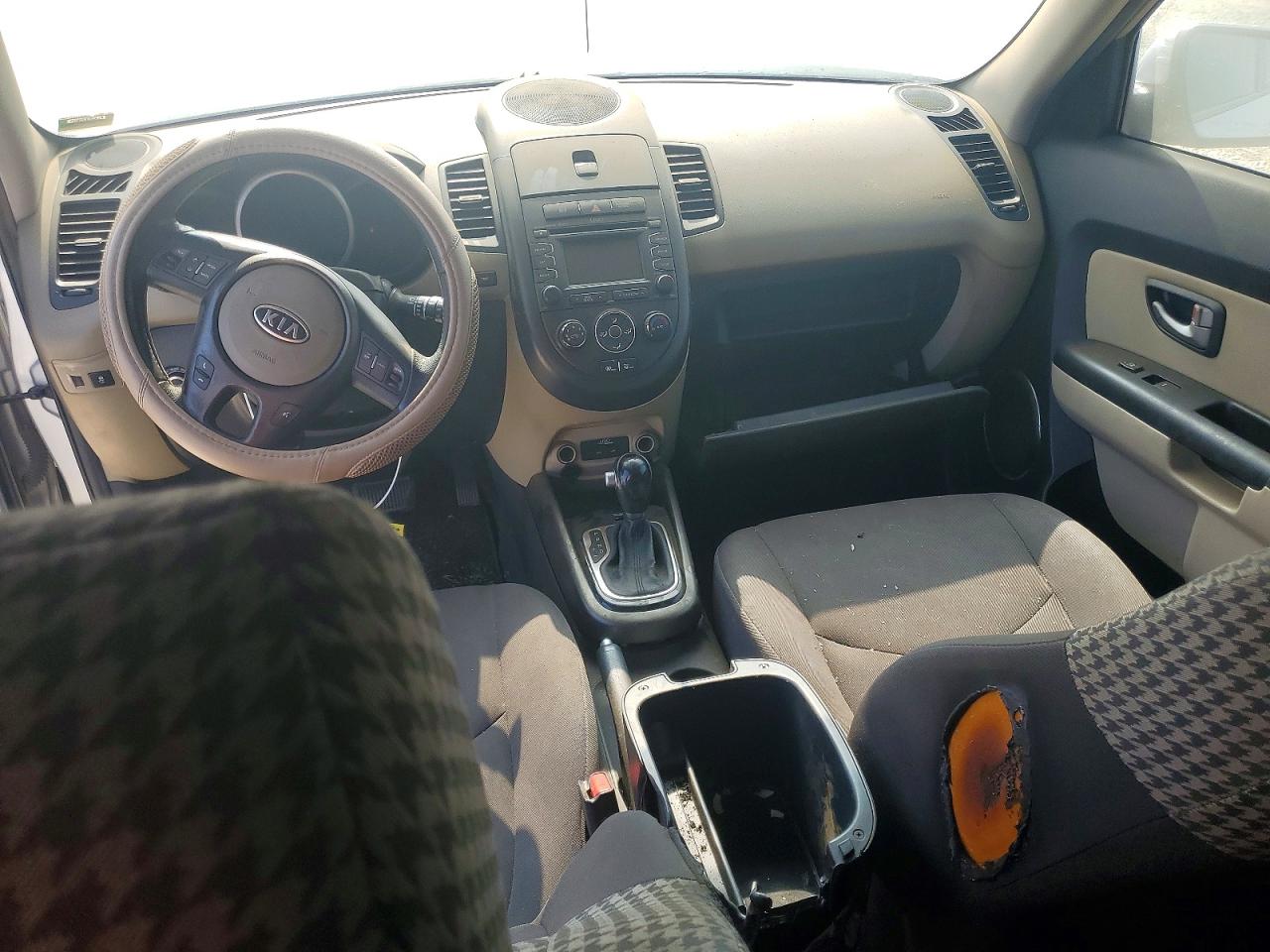 2012 Kia Soul ! Серый vin: KNDJT2A69C7426551