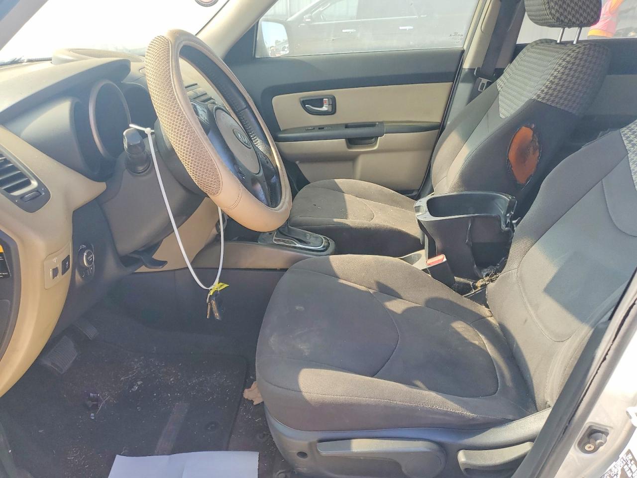 2012 Kia Soul ! Серый vin: KNDJT2A69C7426551