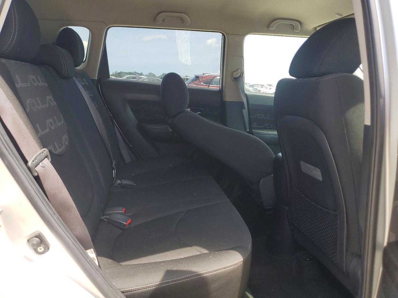 2012 Kia Soul + Silver vin: KNDJT2A69C7426663