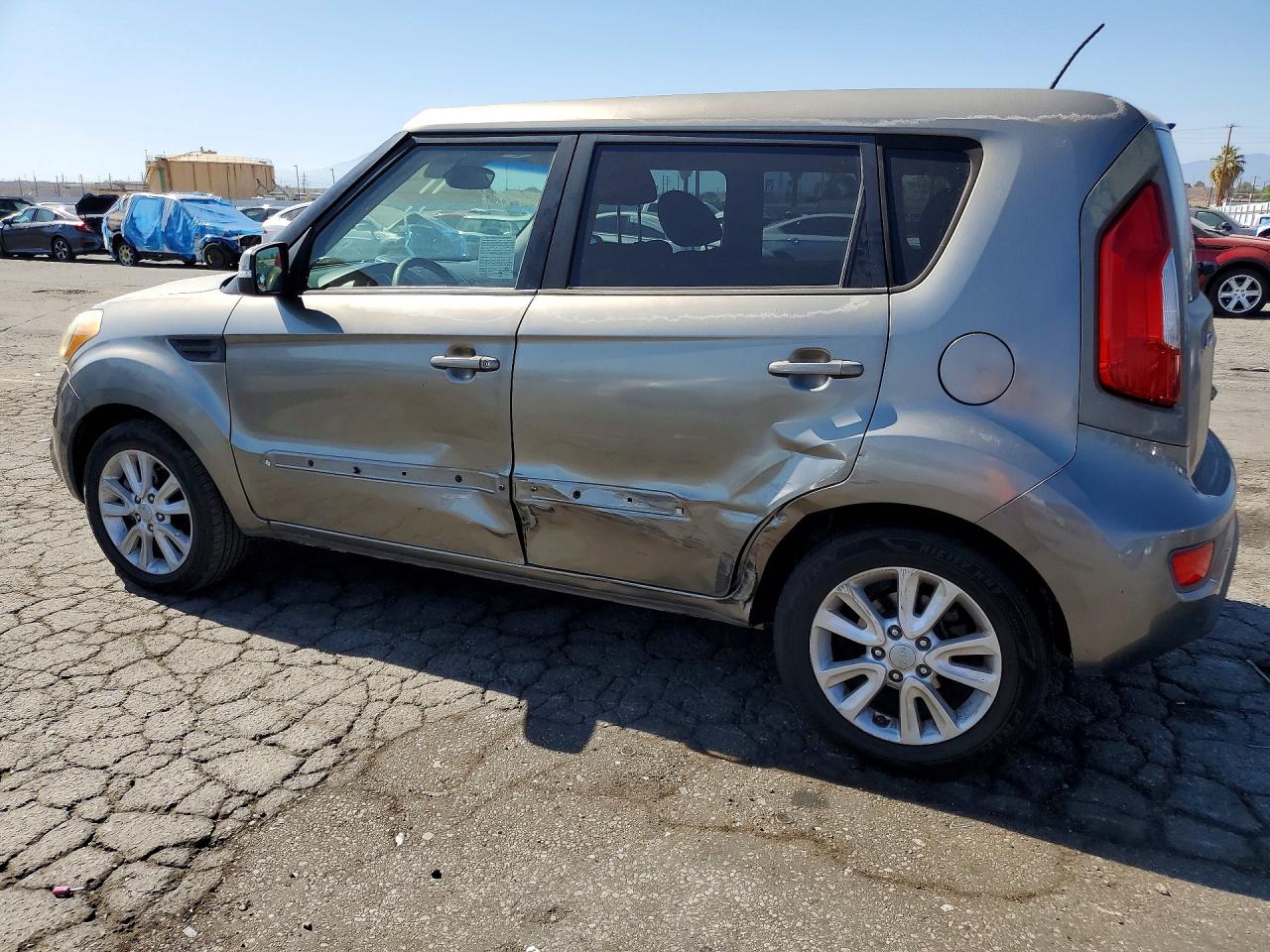 2013 Kia Soul + Gray vin: KNDJT2A69D7482765