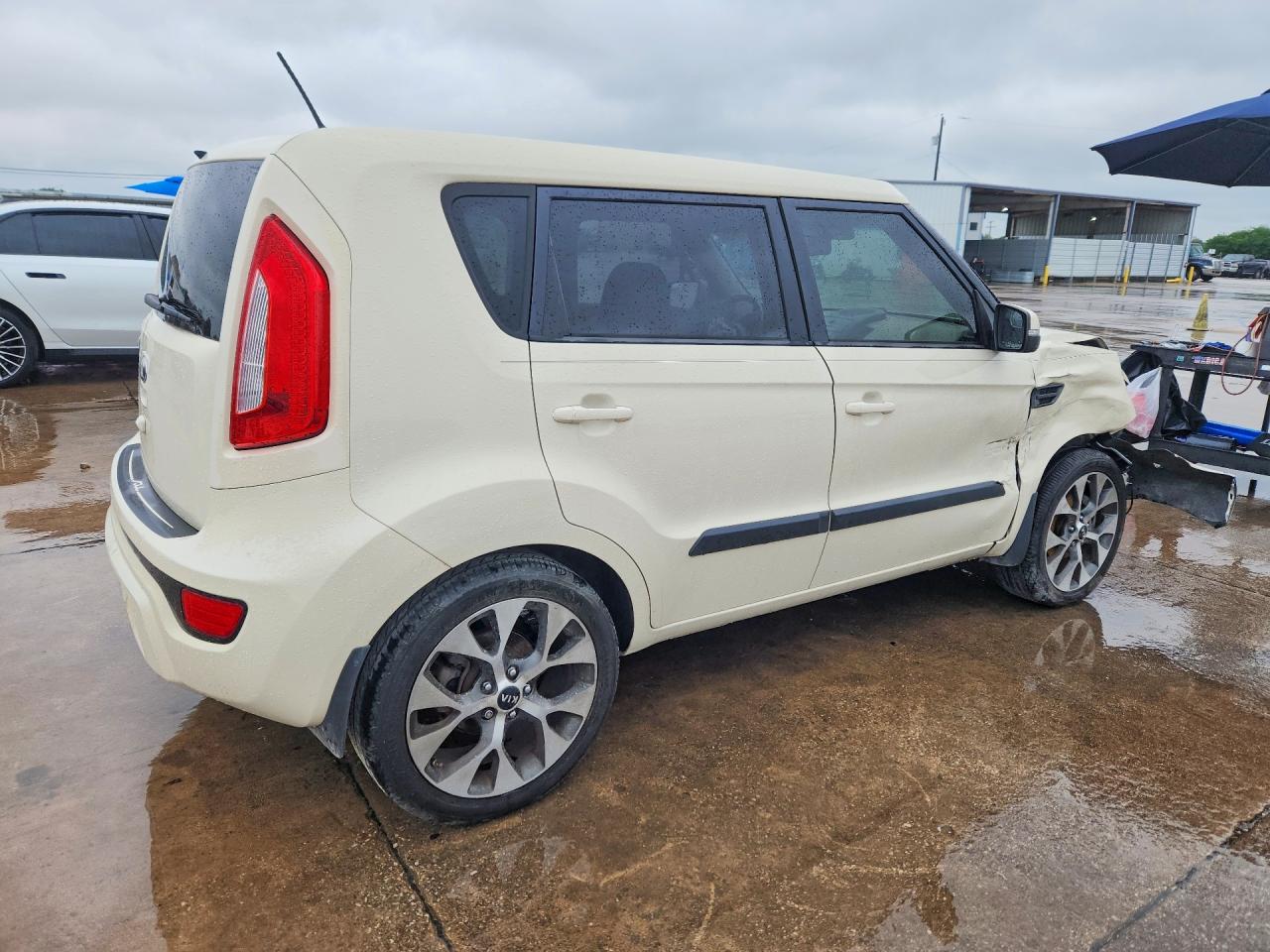2013 Kia Soul ! Cream vin: KNDJT2A69D7485066