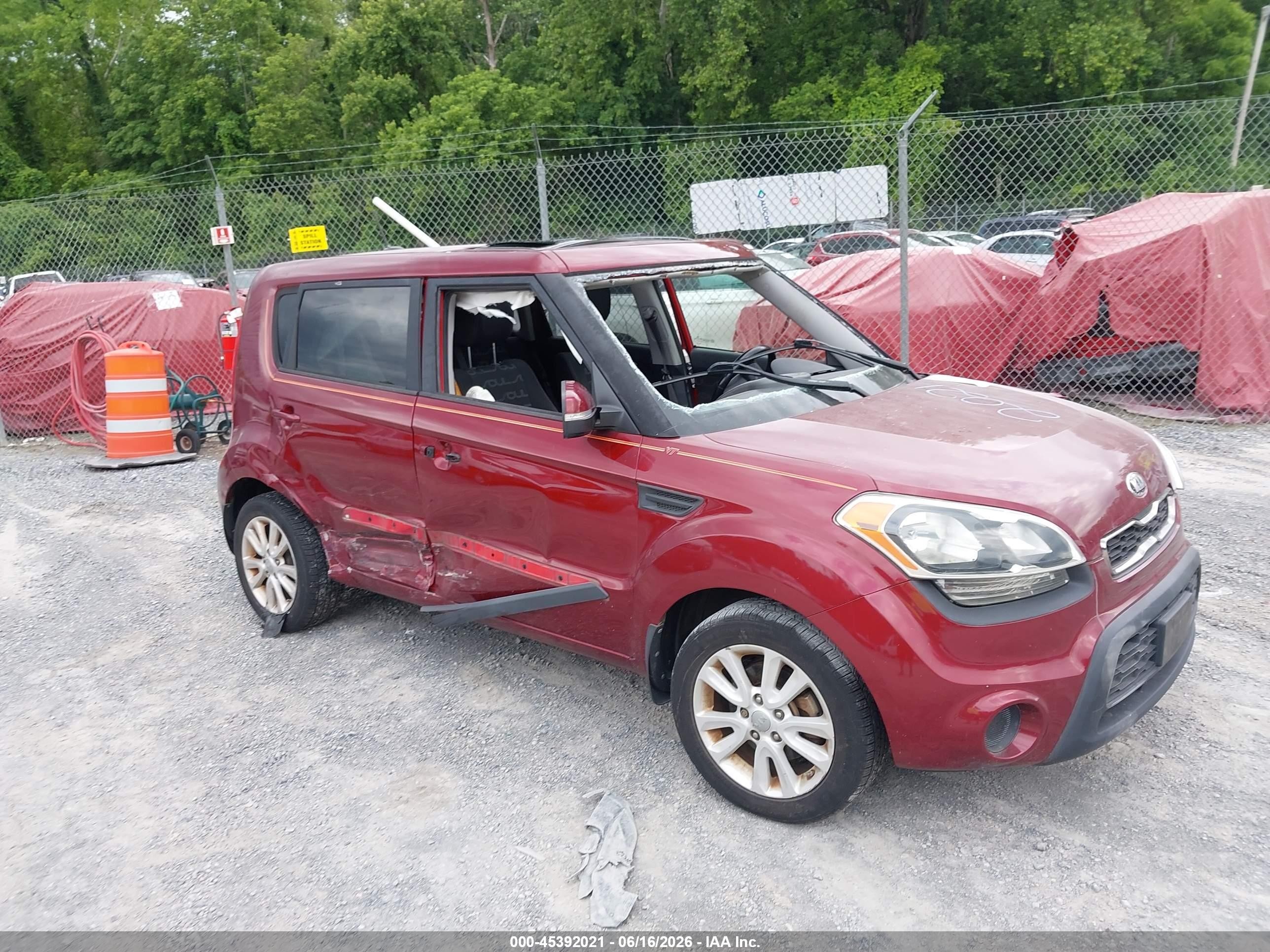 2013 Kia Soul + Красный vin: KNDJT2A69D7534069