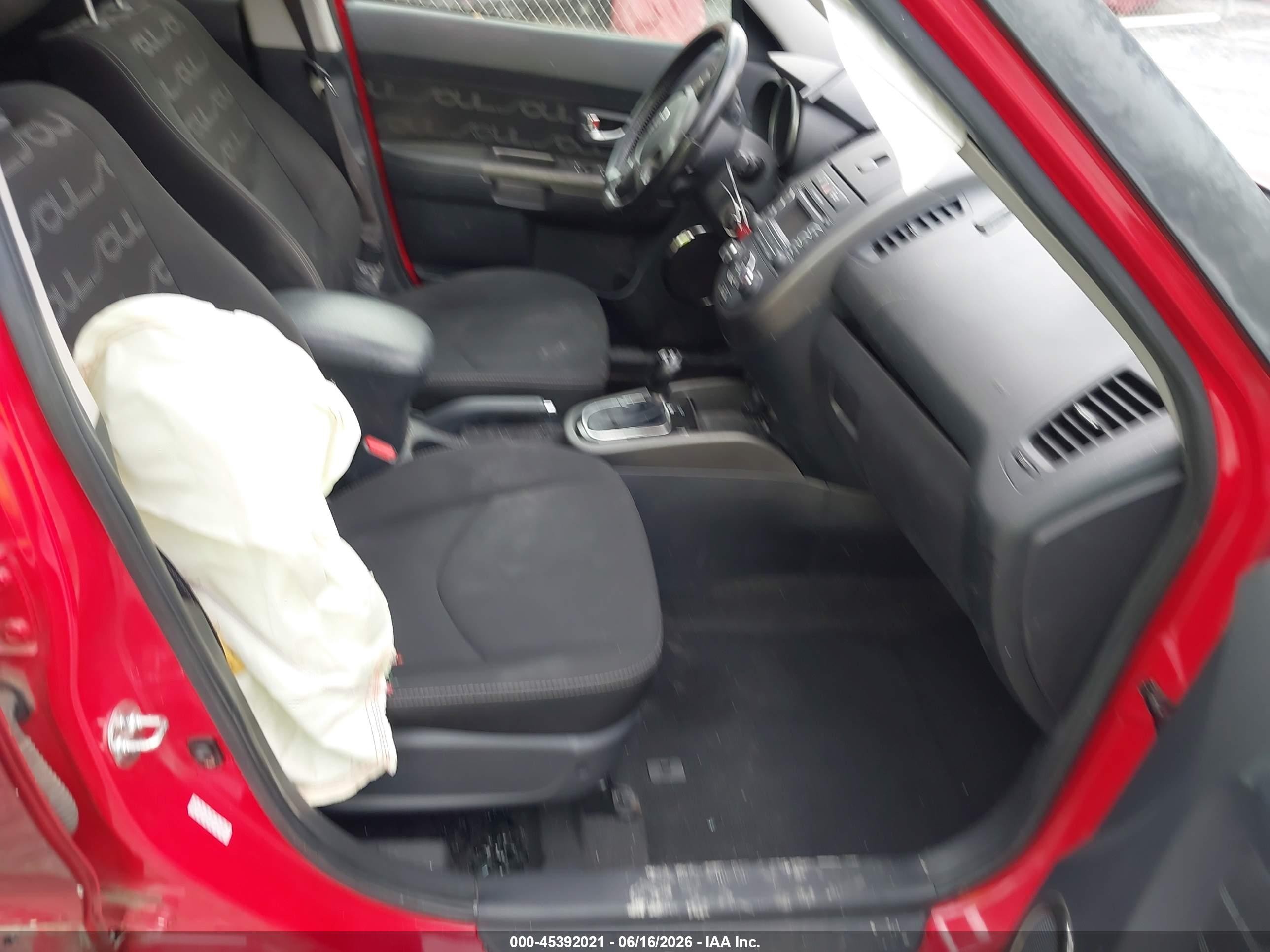 2013 Kia Soul + Красный vin: KNDJT2A69D7534069