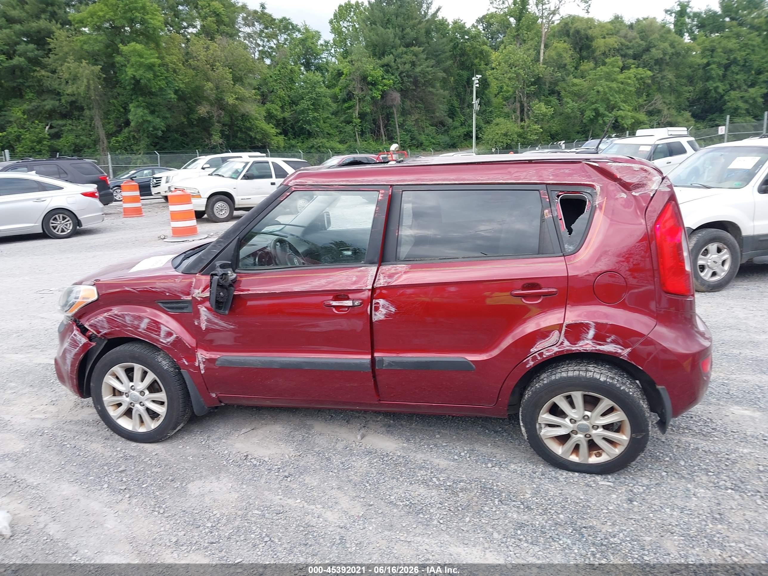 2013 Kia Soul + Красный vin: KNDJT2A69D7534069