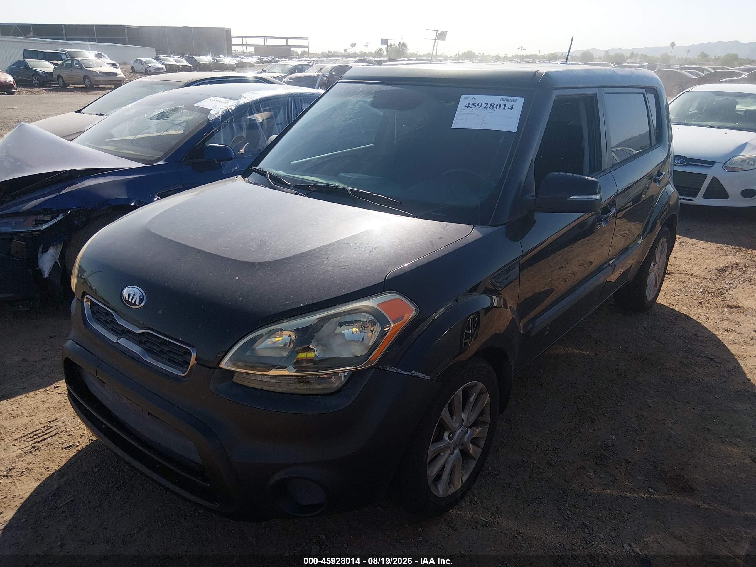 2013 Kia Soul + Black vin: KNDJT2A69D7546559