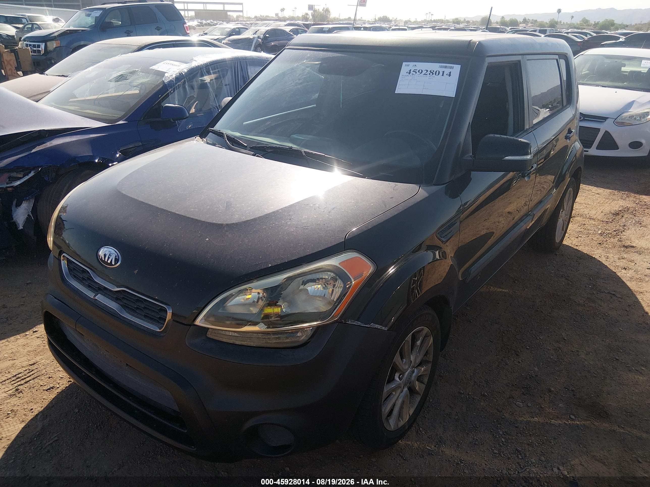 2013 Kia Soul + Black vin: KNDJT2A69D7546559