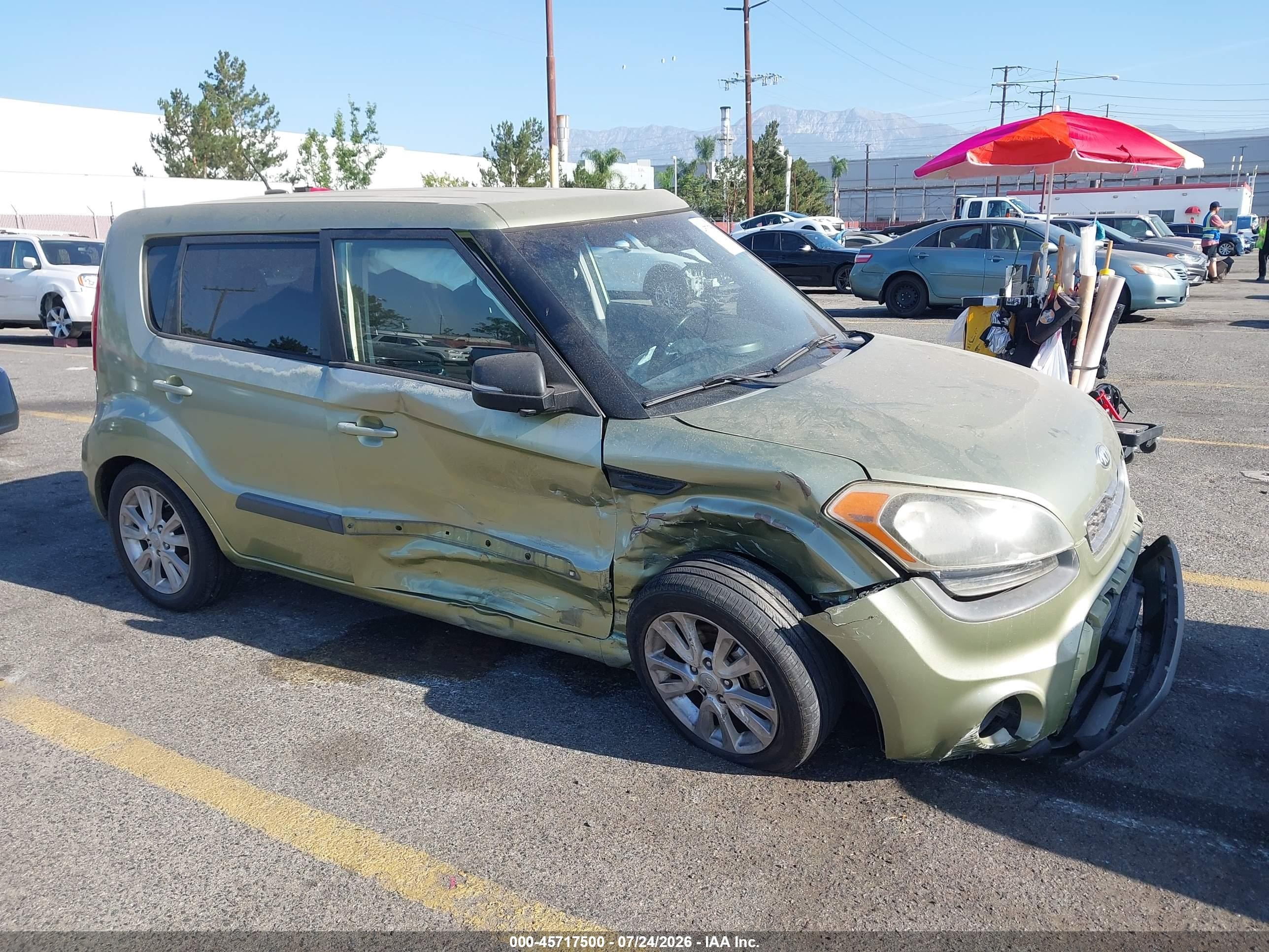 2013 Kia Soul + Green vin: KNDJT2A69D7559134