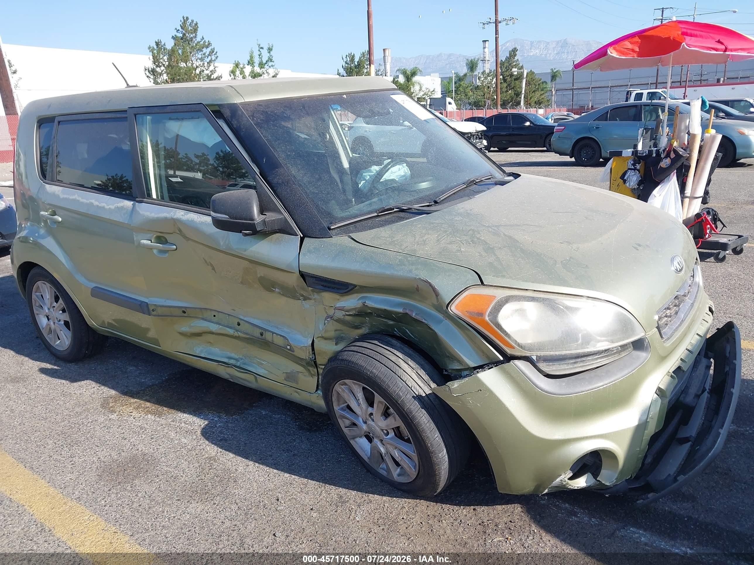 2013 Kia Soul + Green vin: KNDJT2A69D7559134
