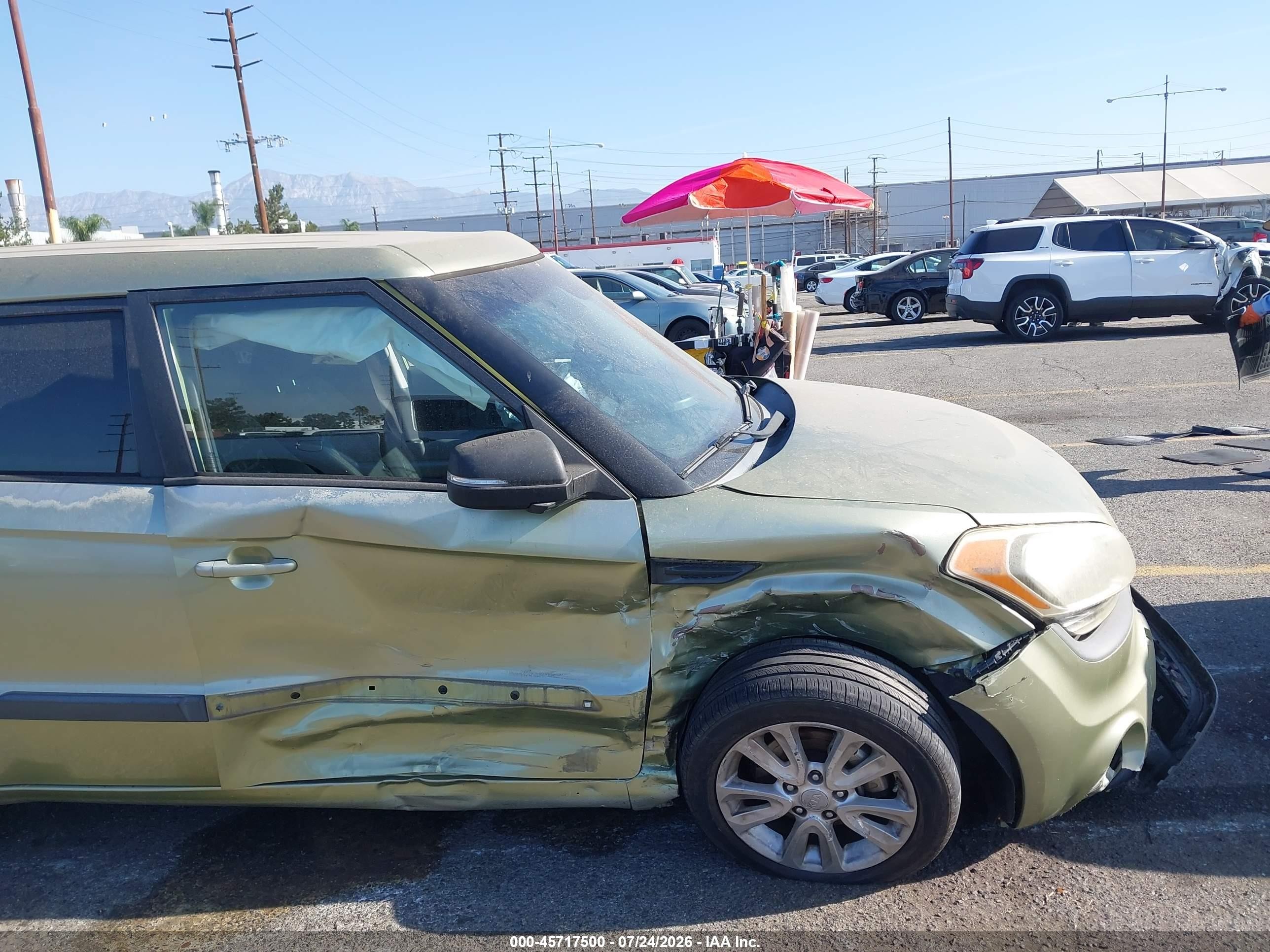 2013 Kia Soul + Green vin: KNDJT2A69D7559134