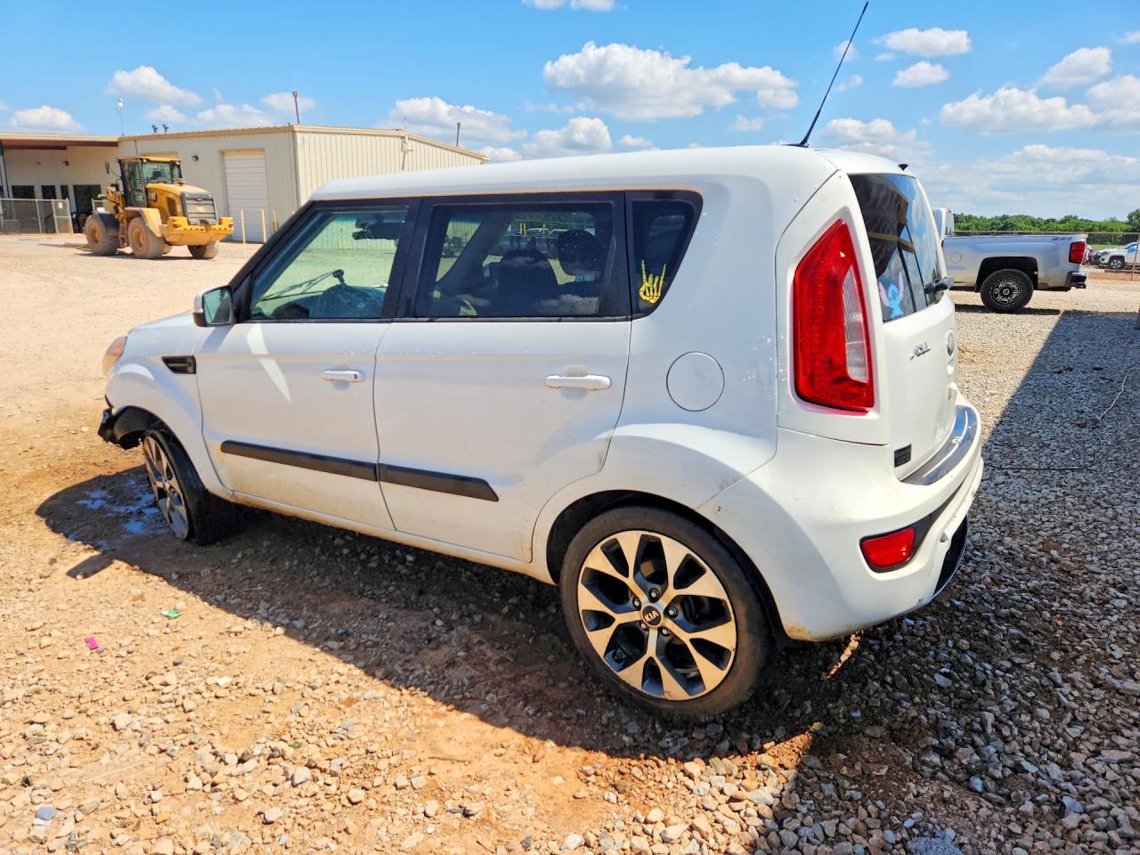 2013 Kia Soul ! White vin: KNDJT2A69D7572126