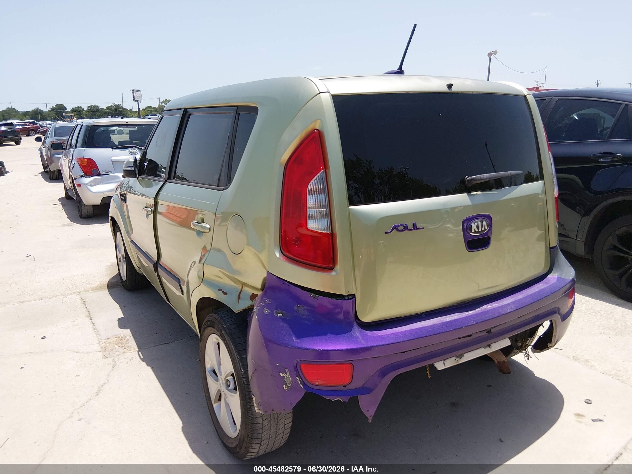 2013 Kia Soul + Green vin: KNDJT2A69D7575320