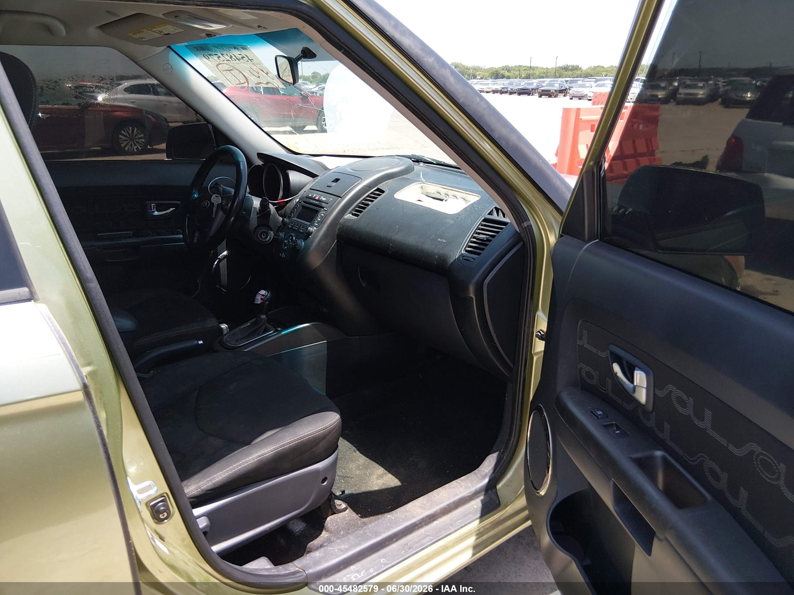 2013 Kia Soul + Green vin: KNDJT2A69D7575320