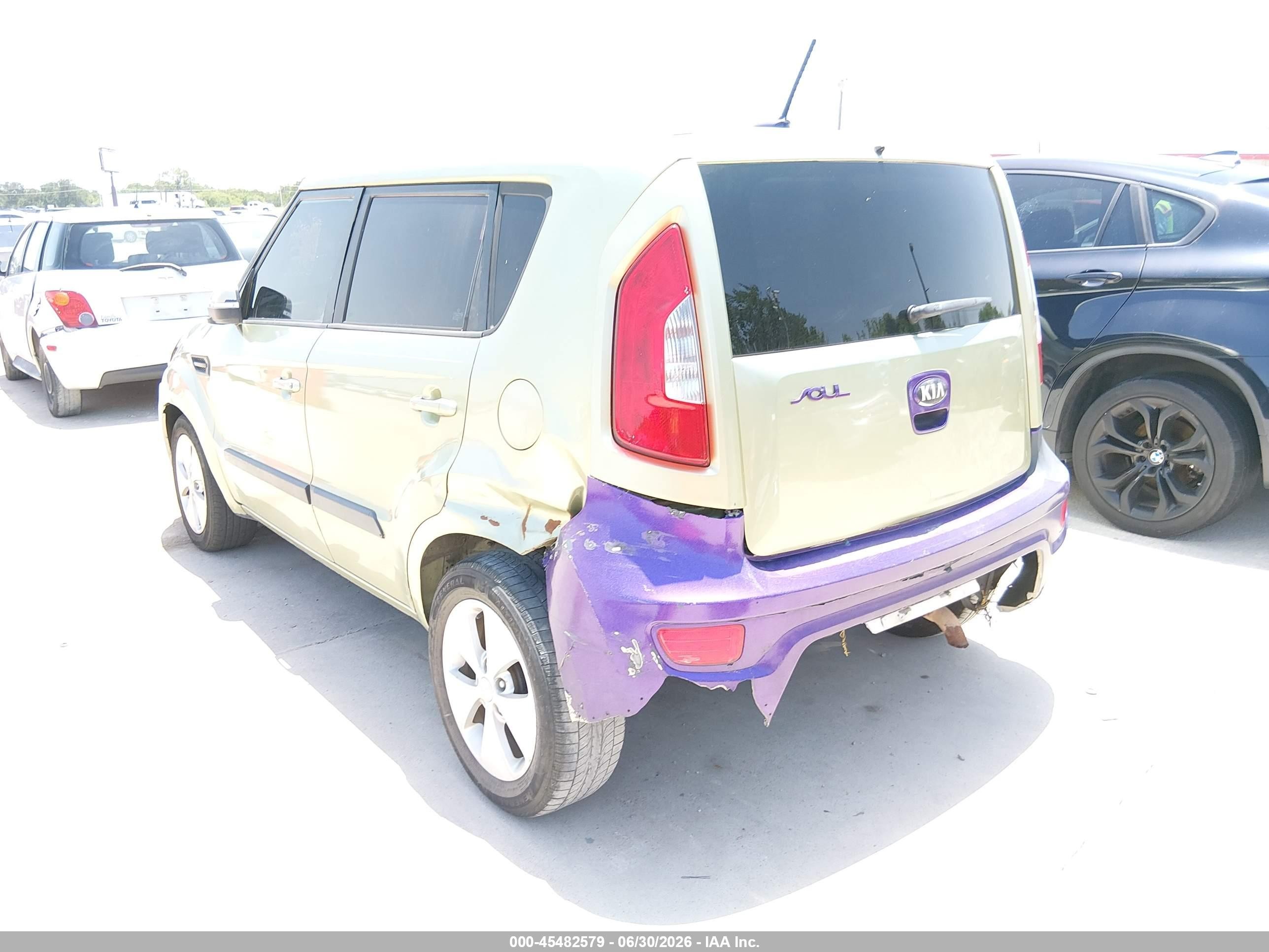 2013 Kia Soul + Green vin: KNDJT2A69D7575320