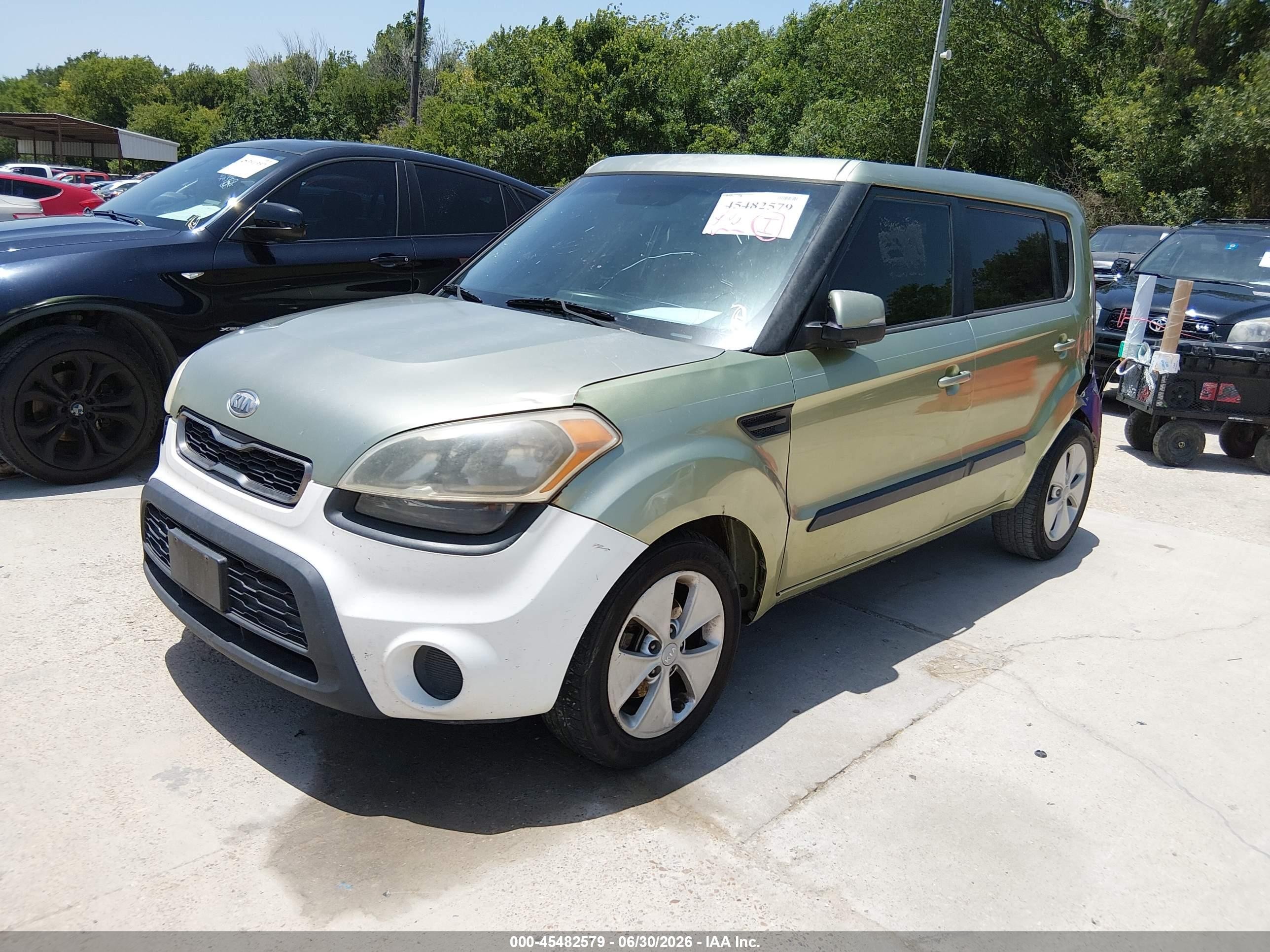 2013 Kia Soul + Green vin: KNDJT2A69D7575320