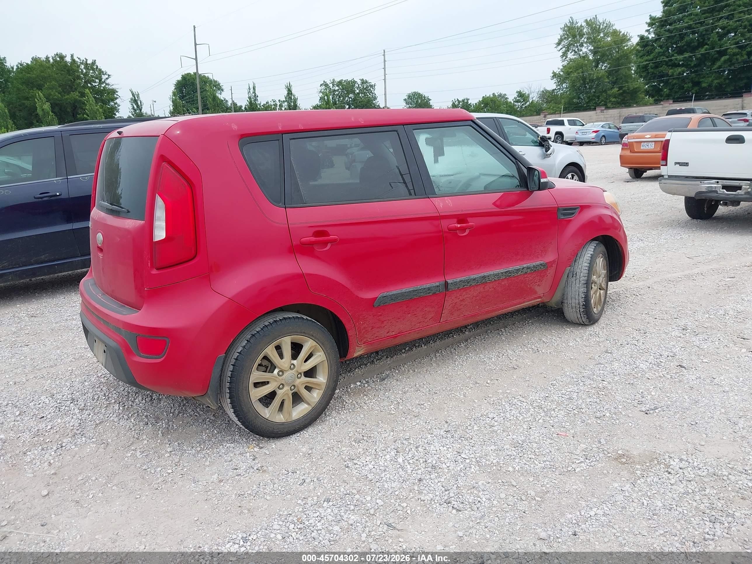 2013 Kia Soul + Red vin: KNDJT2A69D7585667