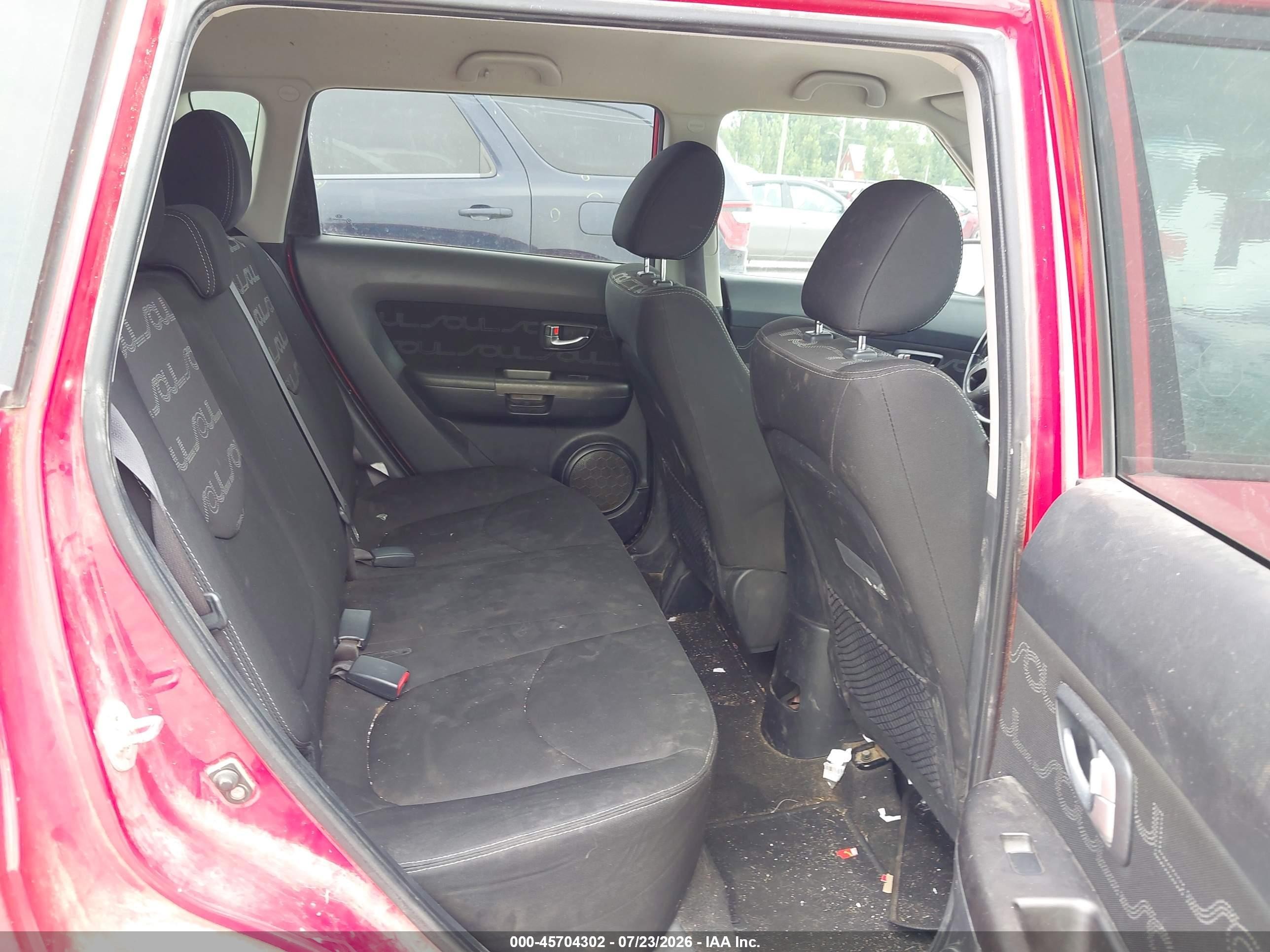 2013 Kia Soul + Red vin: KNDJT2A69D7585667