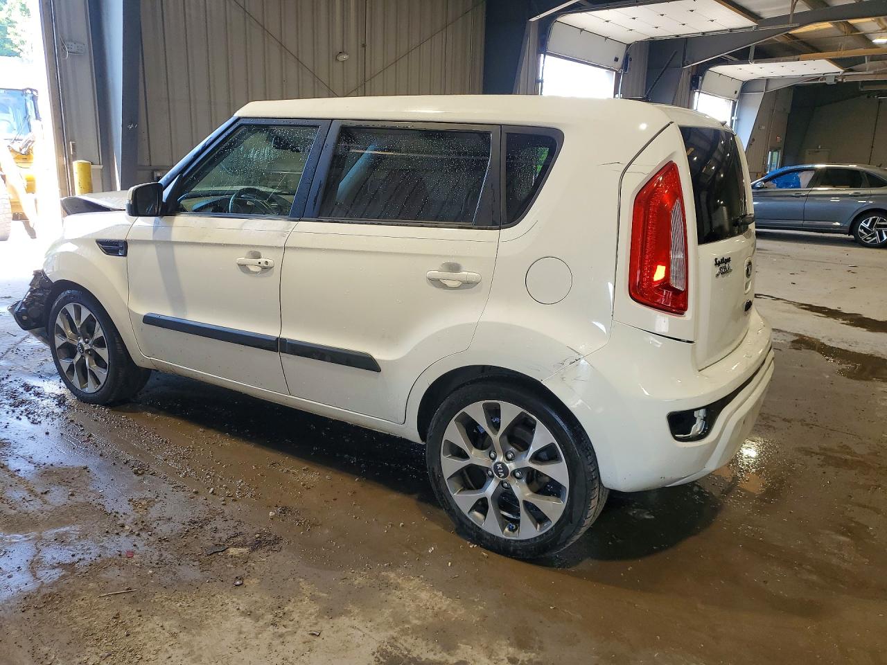 2013 Kia Soul ! White vin: KNDJT2A69D7587550