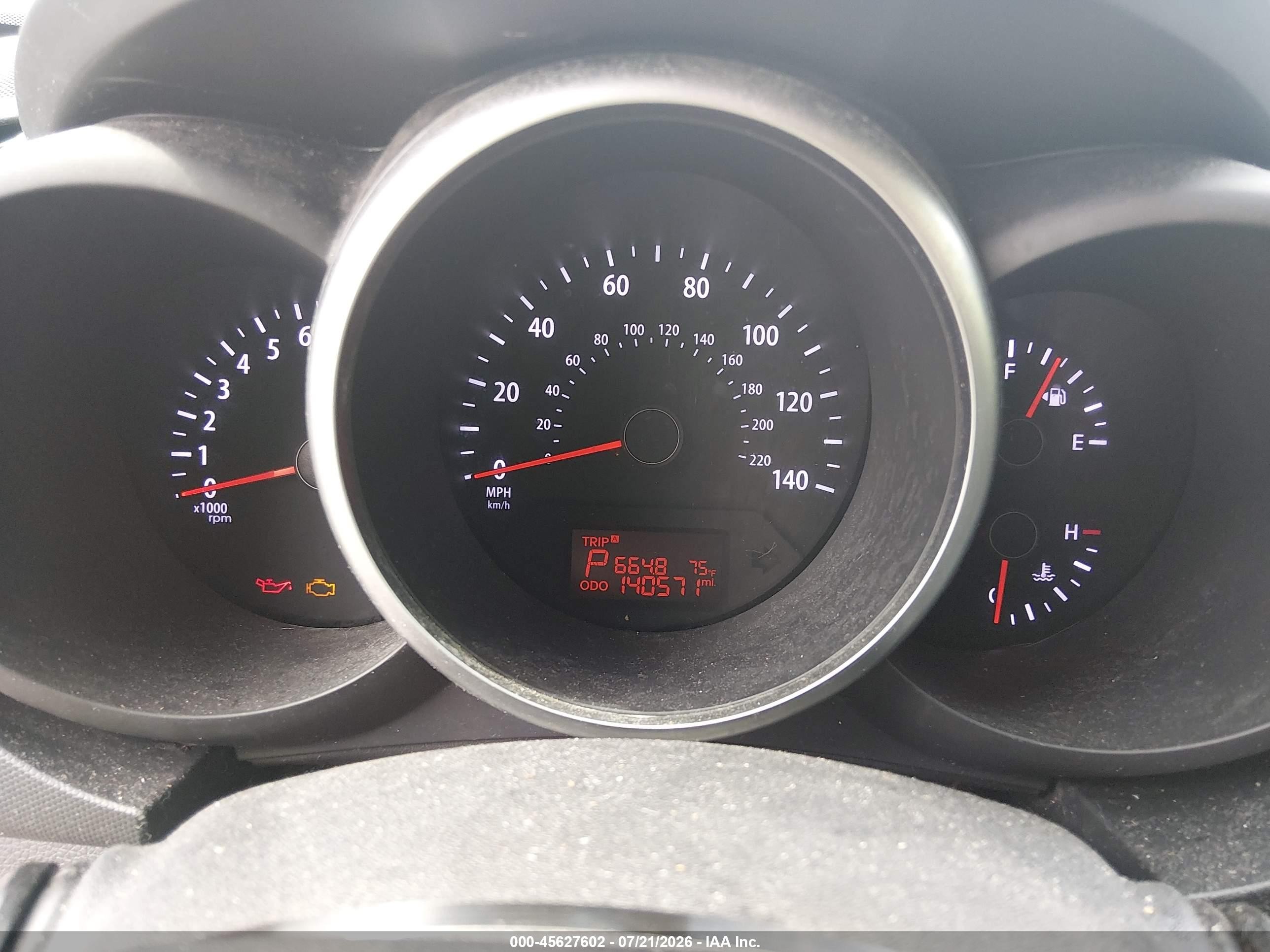 2013 Kia Soul + White vin: KNDJT2A69D7588343