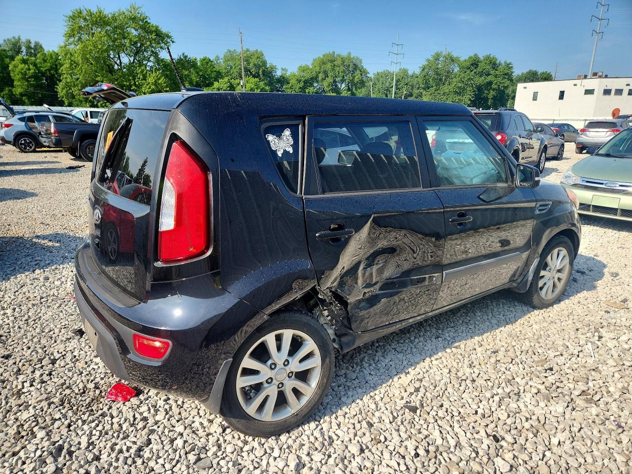 2013 Kia Soul + Black vin: KNDJT2A69D7609742