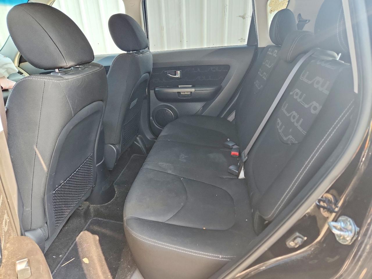 2013 Kia Soul + Black vin: KNDJT2A69D7609742