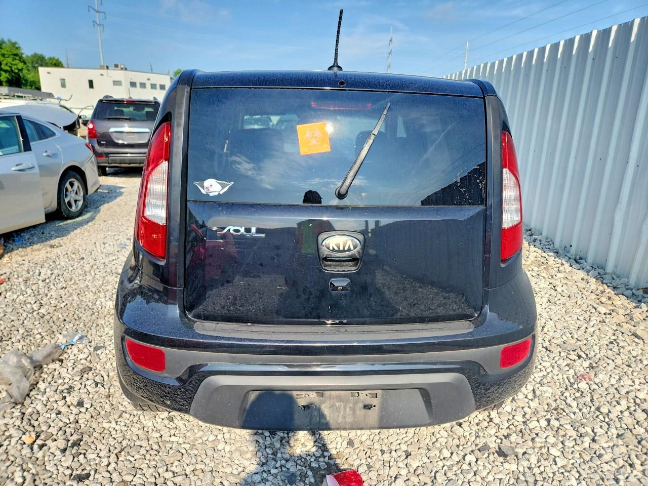 2013 Kia Soul + Black vin: KNDJT2A69D7609742