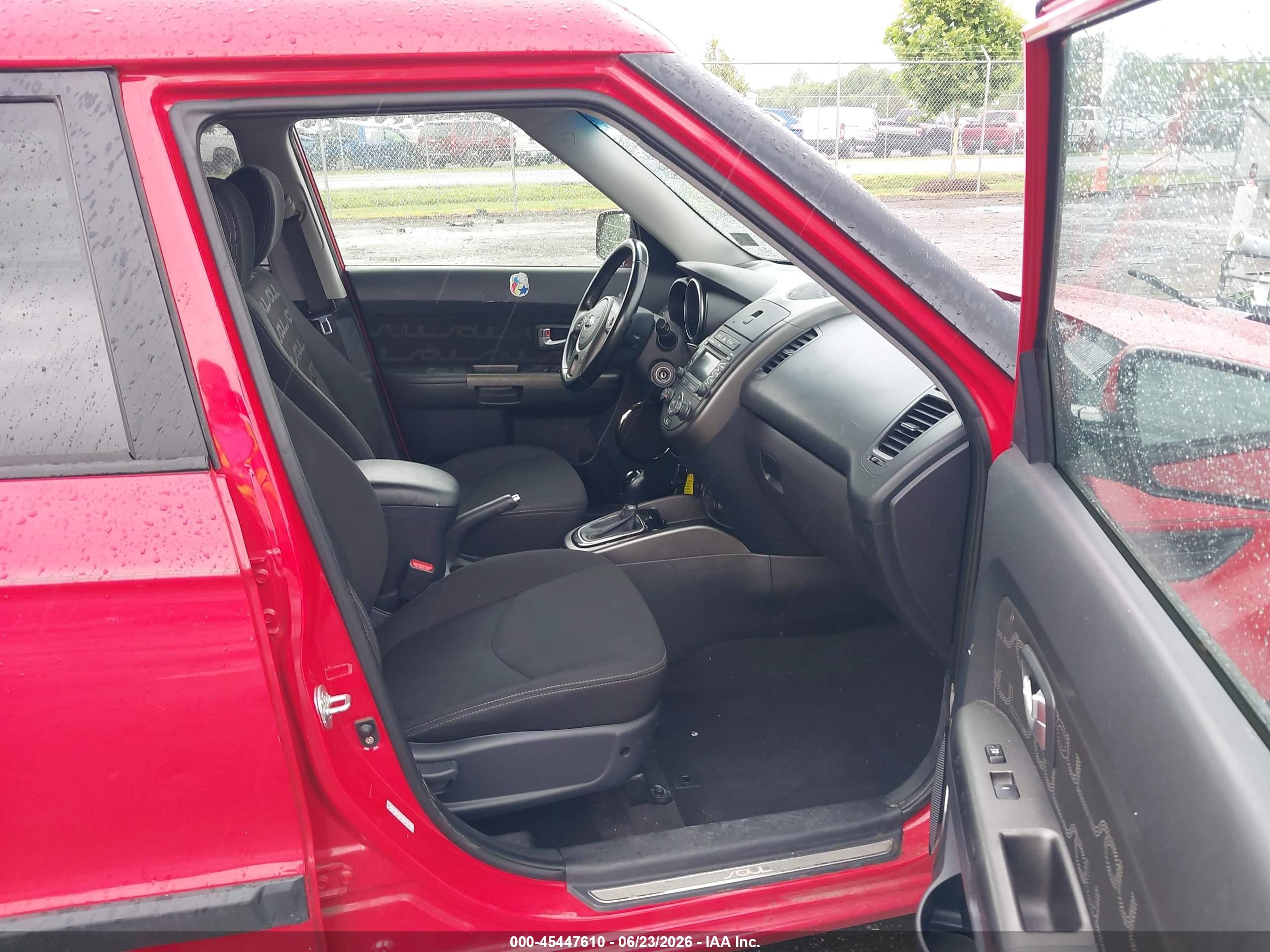 2013 Kia Soul + Red vin: KNDJT2A69D7622409