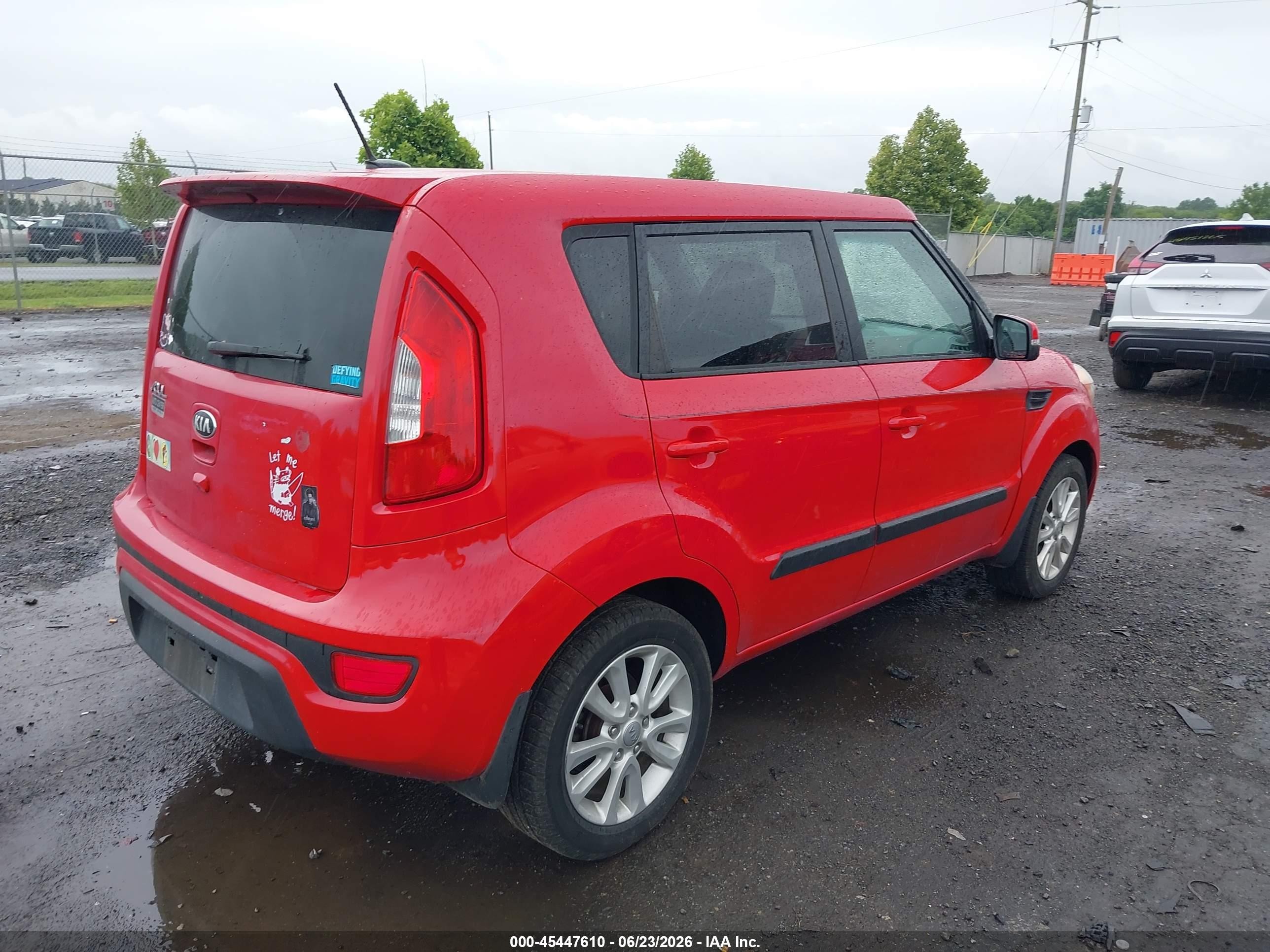 2013 Kia Soul + Red vin: KNDJT2A69D7622409