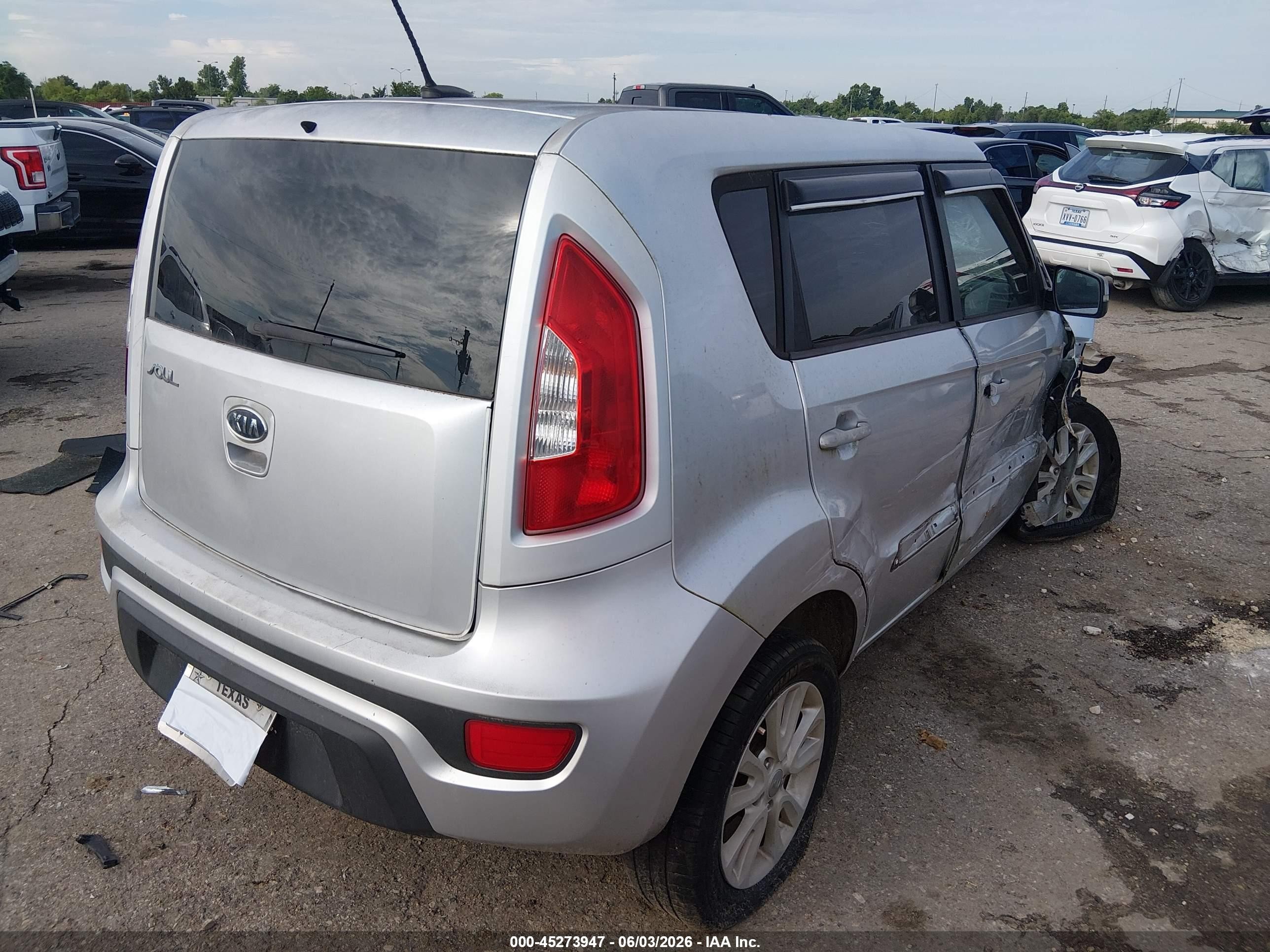 2012 Kia Soul + Серебряный vin: KNDJT2A6XC7391776