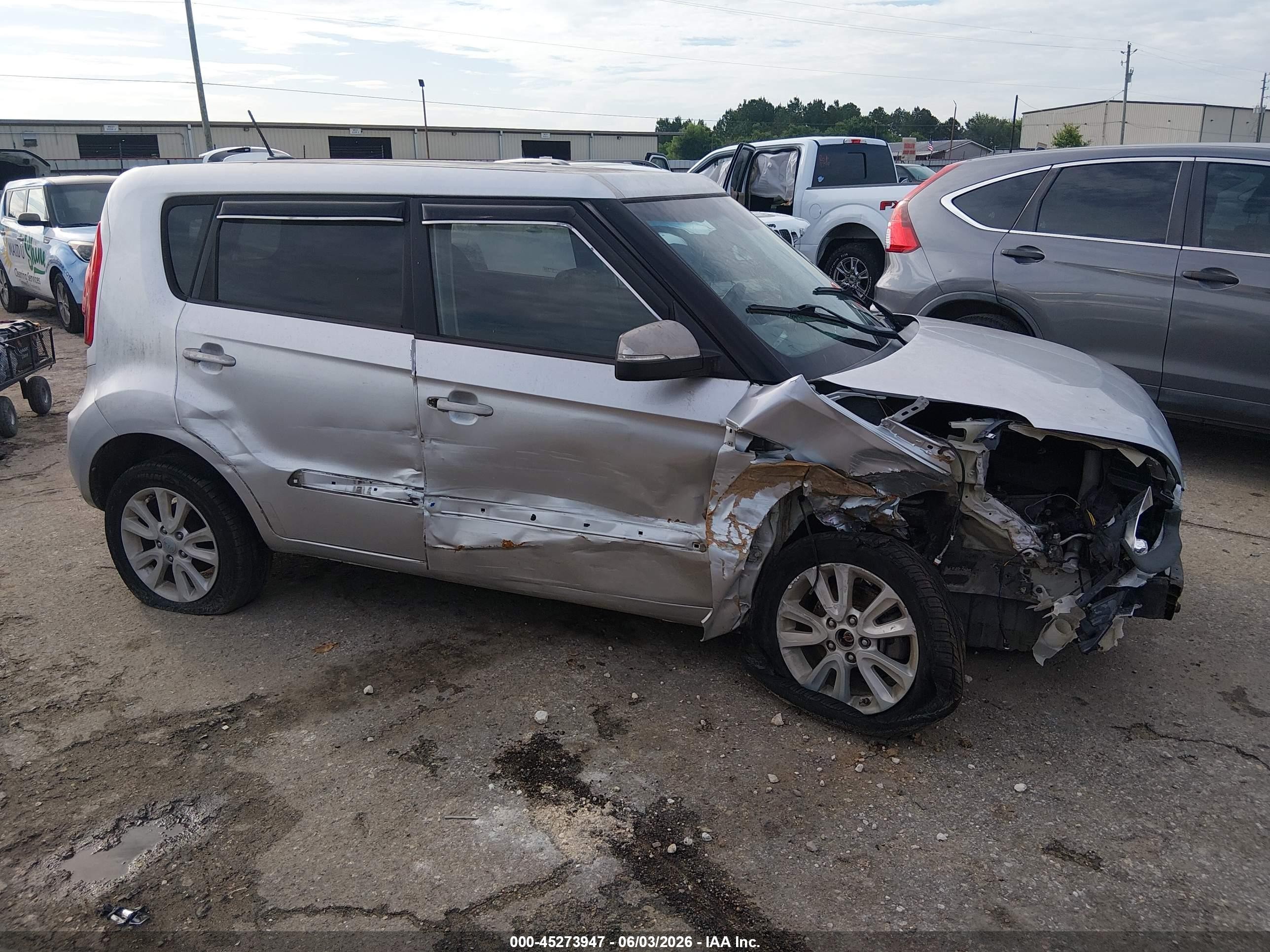 2012 Kia Soul + Серебряный vin: KNDJT2A6XC7391776