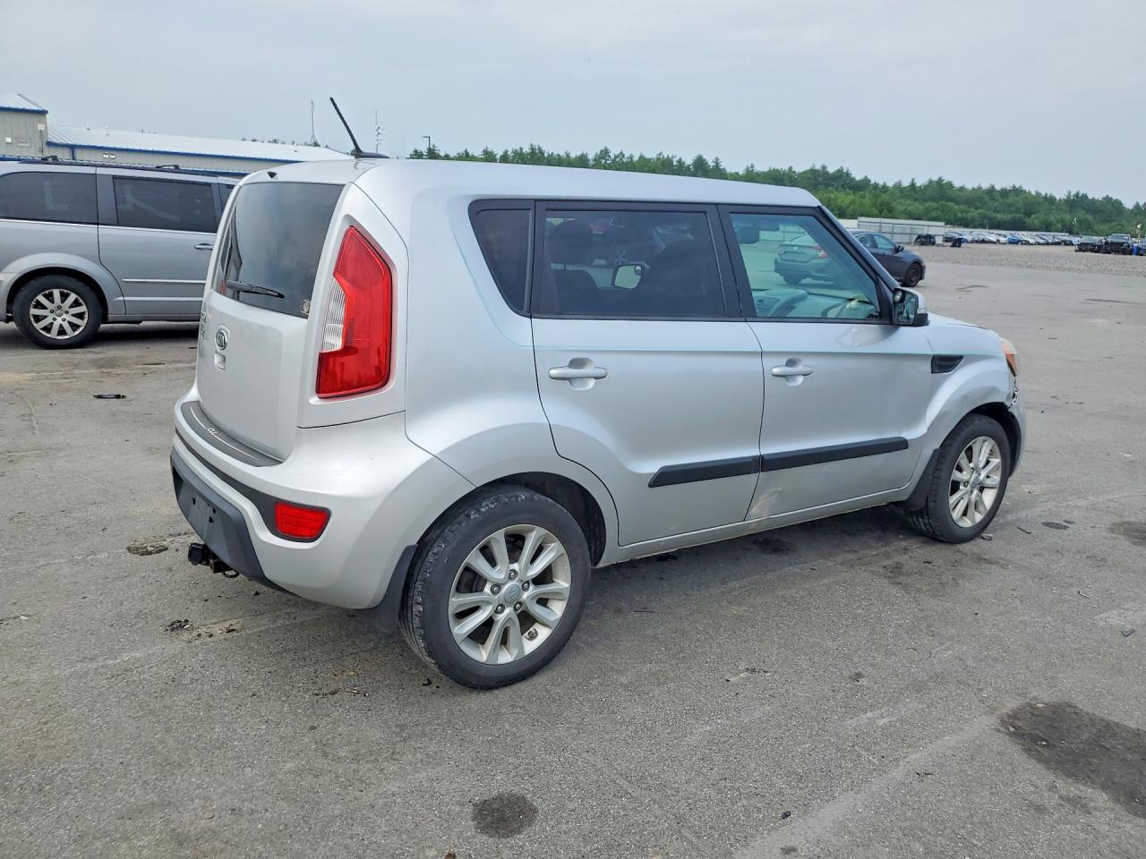 2012 Kia Soul + Silver vin: KNDJT2A6XC7405496