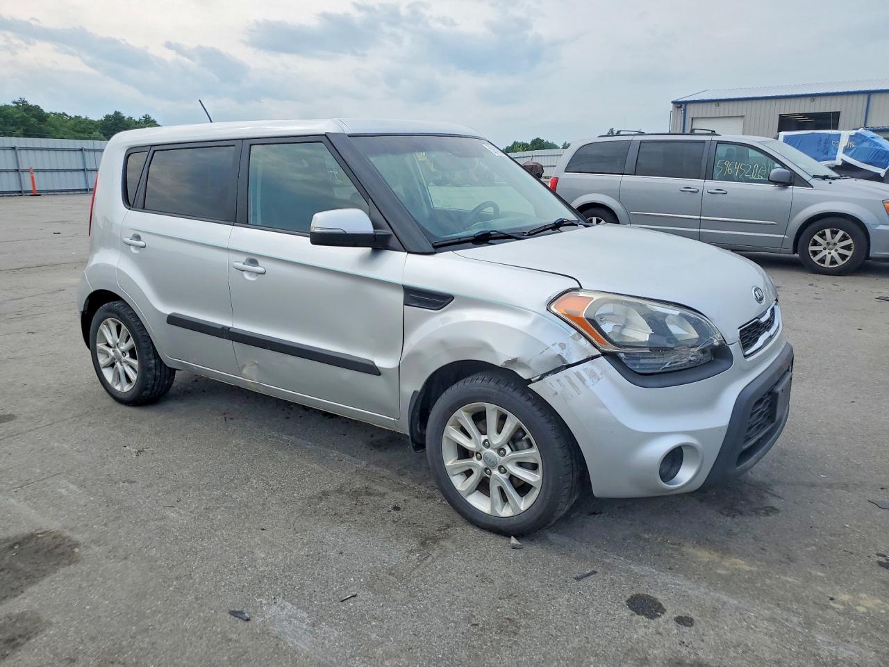2012 Kia Soul + Silver vin: KNDJT2A6XC7405496