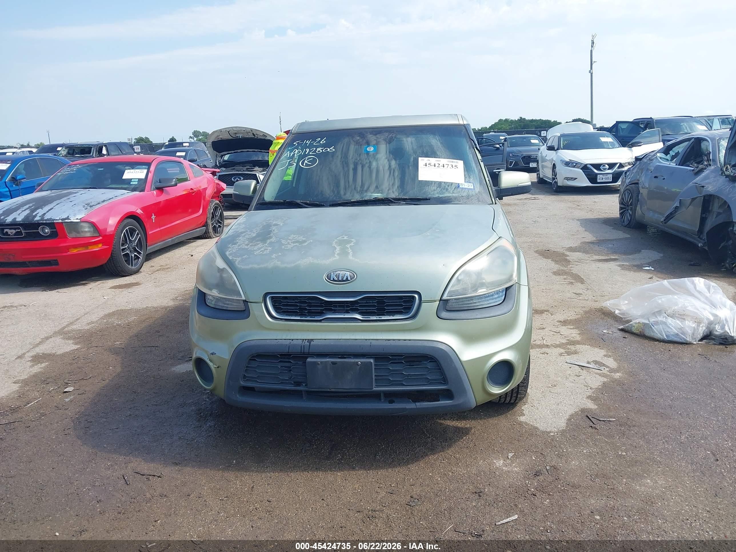2012 Kia Soul + Green vin: KNDJT2A6XC7454455