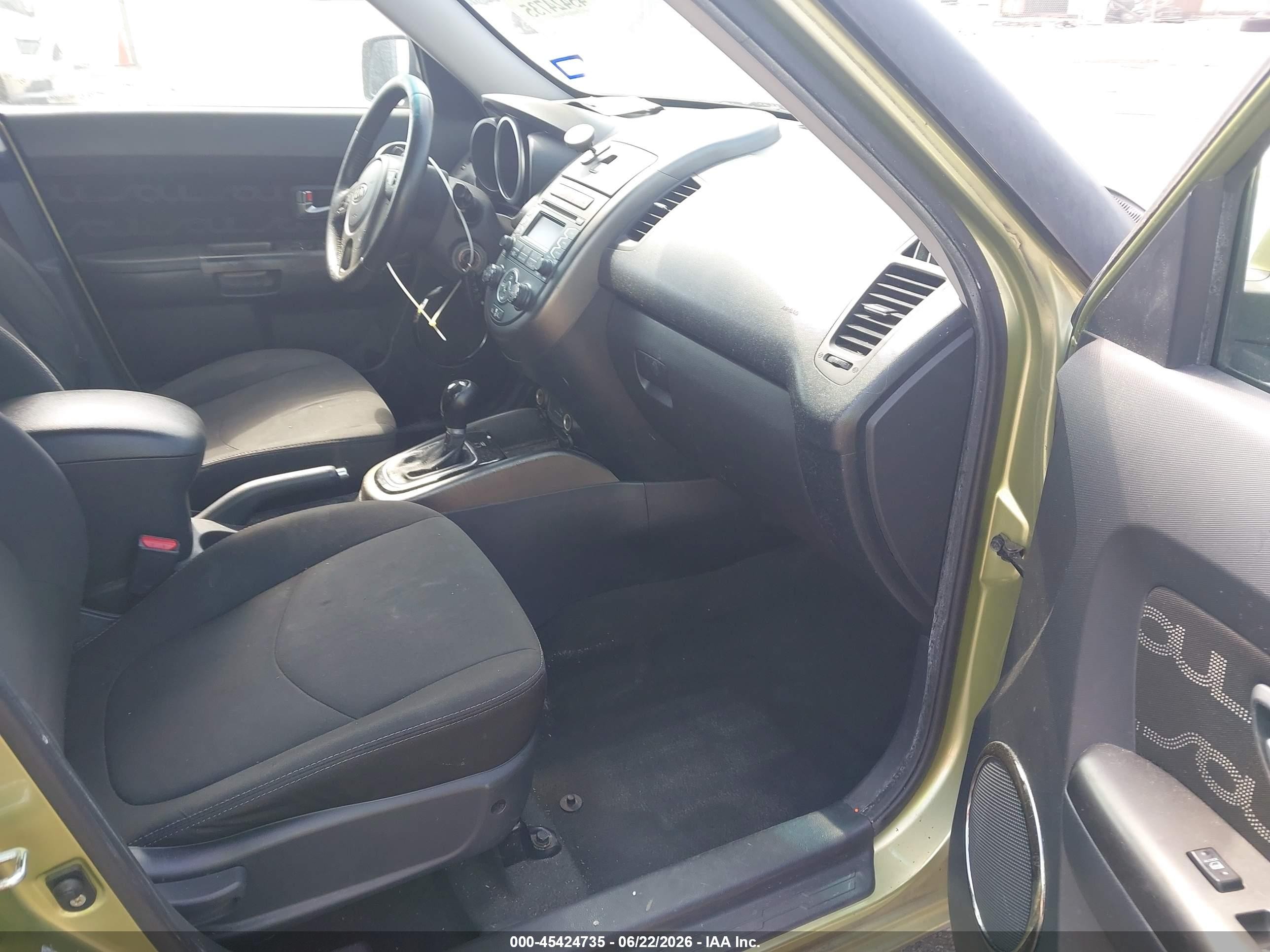 2012 Kia Soul + Green vin: KNDJT2A6XC7454455