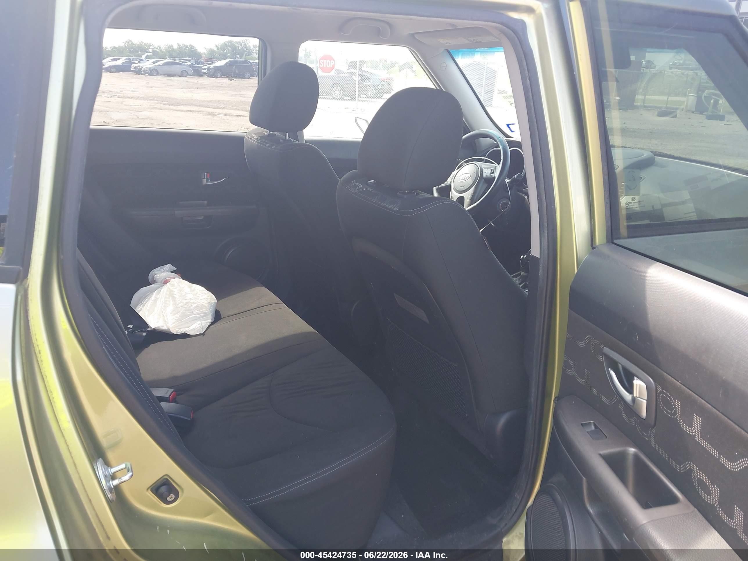 2012 Kia Soul + Green vin: KNDJT2A6XC7454455