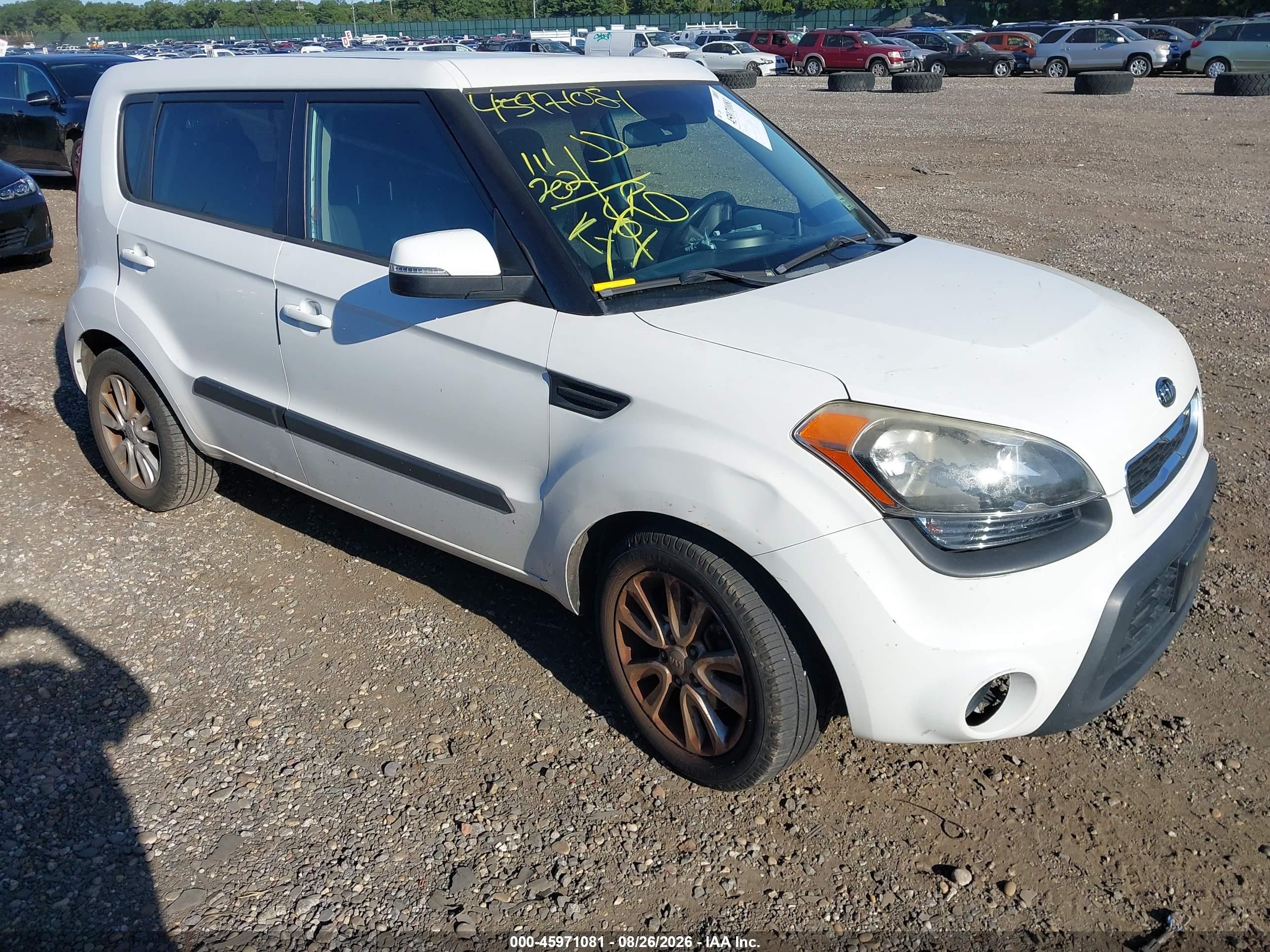 2012 Kia Soul + White vin: KNDJT2A6XC7465309