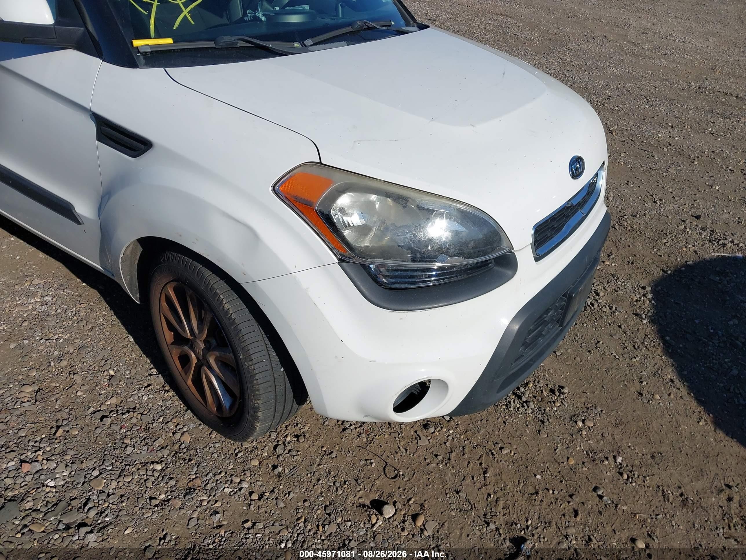 2012 Kia Soul + White vin: KNDJT2A6XC7465309